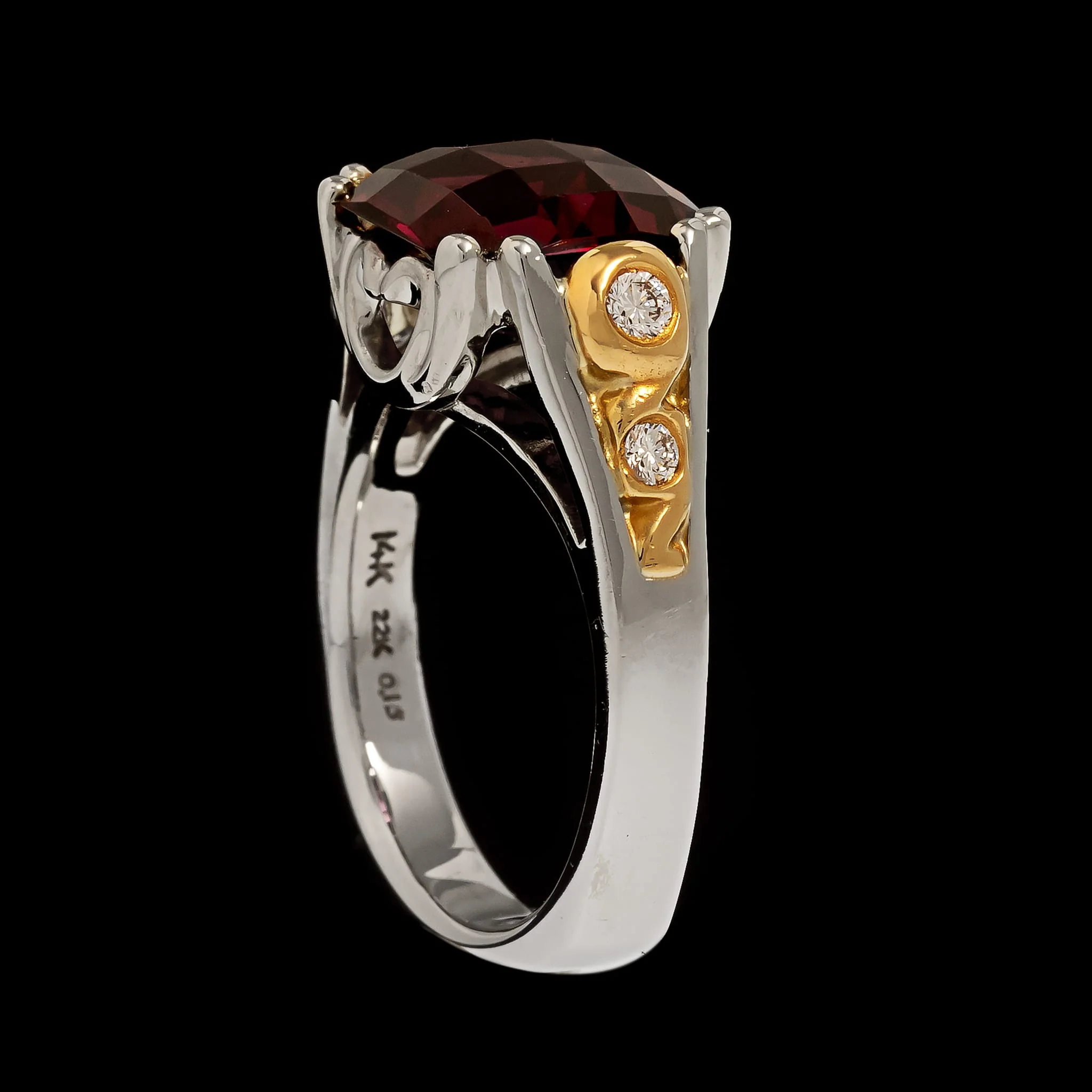 14K White Gold, 22K Yellow Gold Estate Garnet and Diamond Ring - Image 2