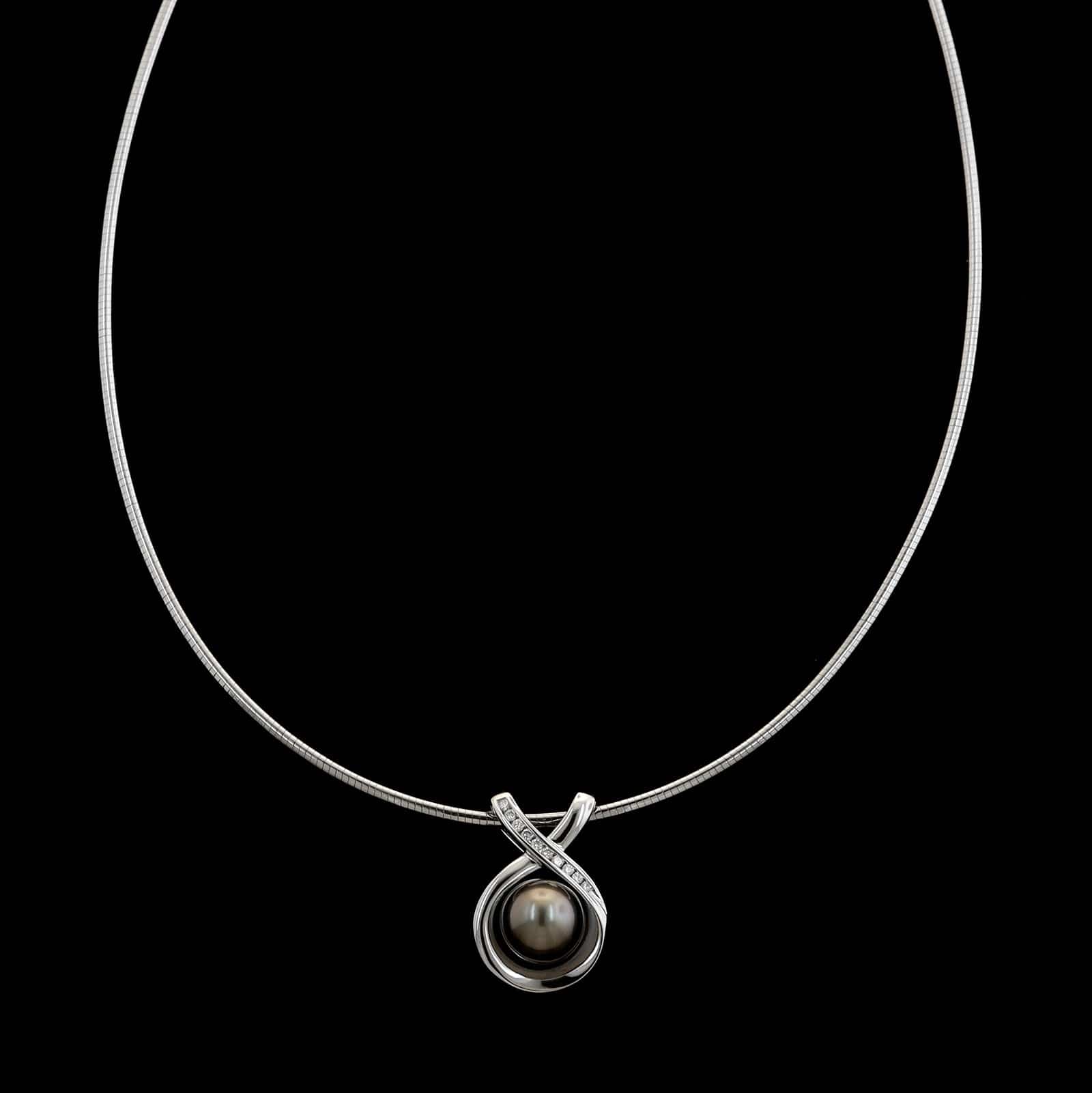 14K White Gold estate Cultured Tahitian Pearl and Diamond Necklace