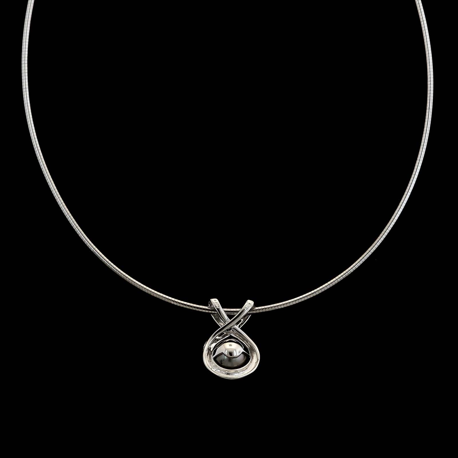 14K White Gold estate Cultured Tahitian Pearl and Diamond Necklace - Image 2