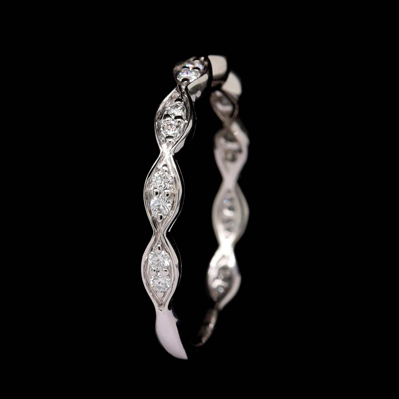14K White Gold Estate Diamond Band - Image 2