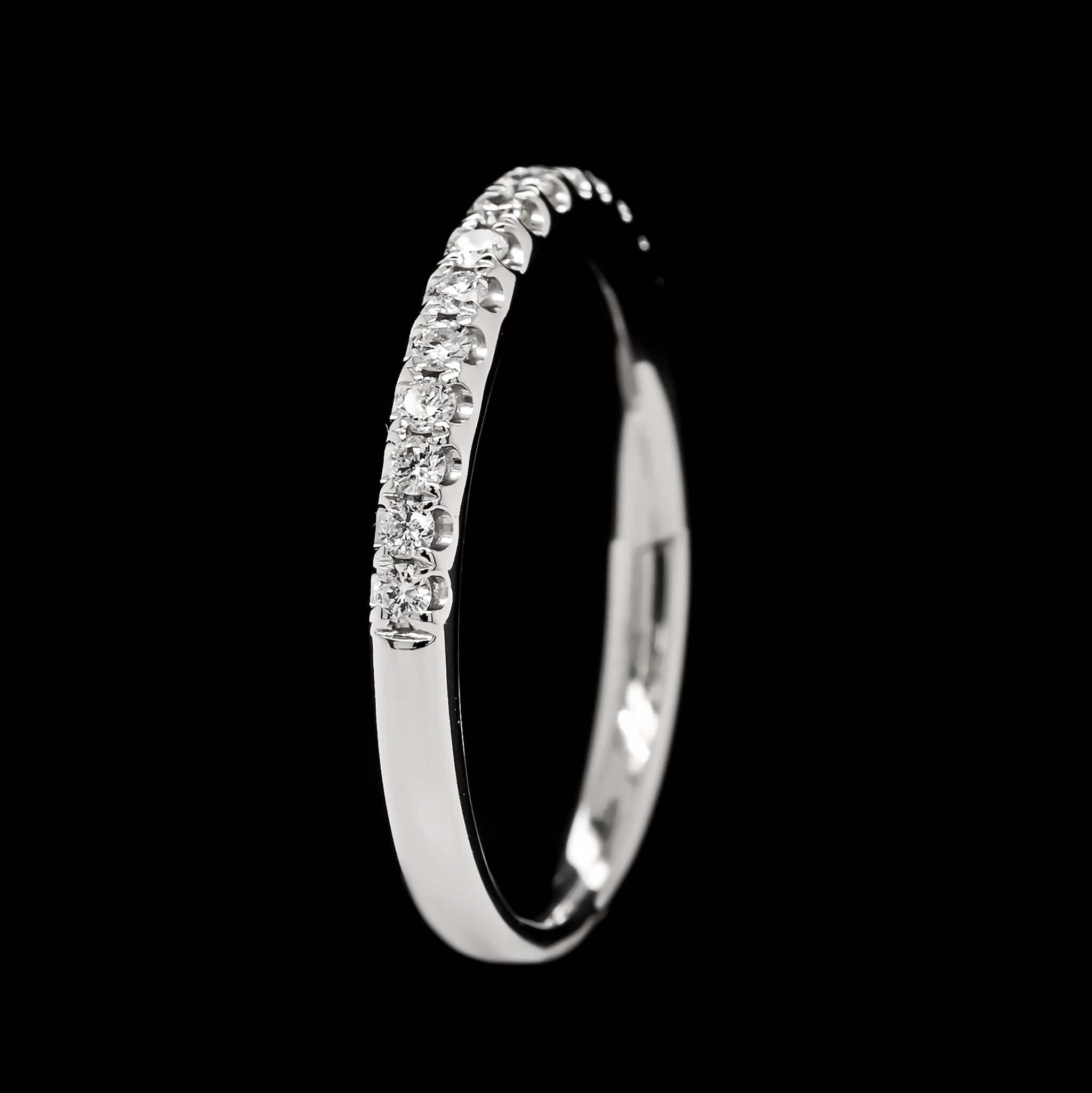 14K White Gold Estate Diamond Band - Image 2
