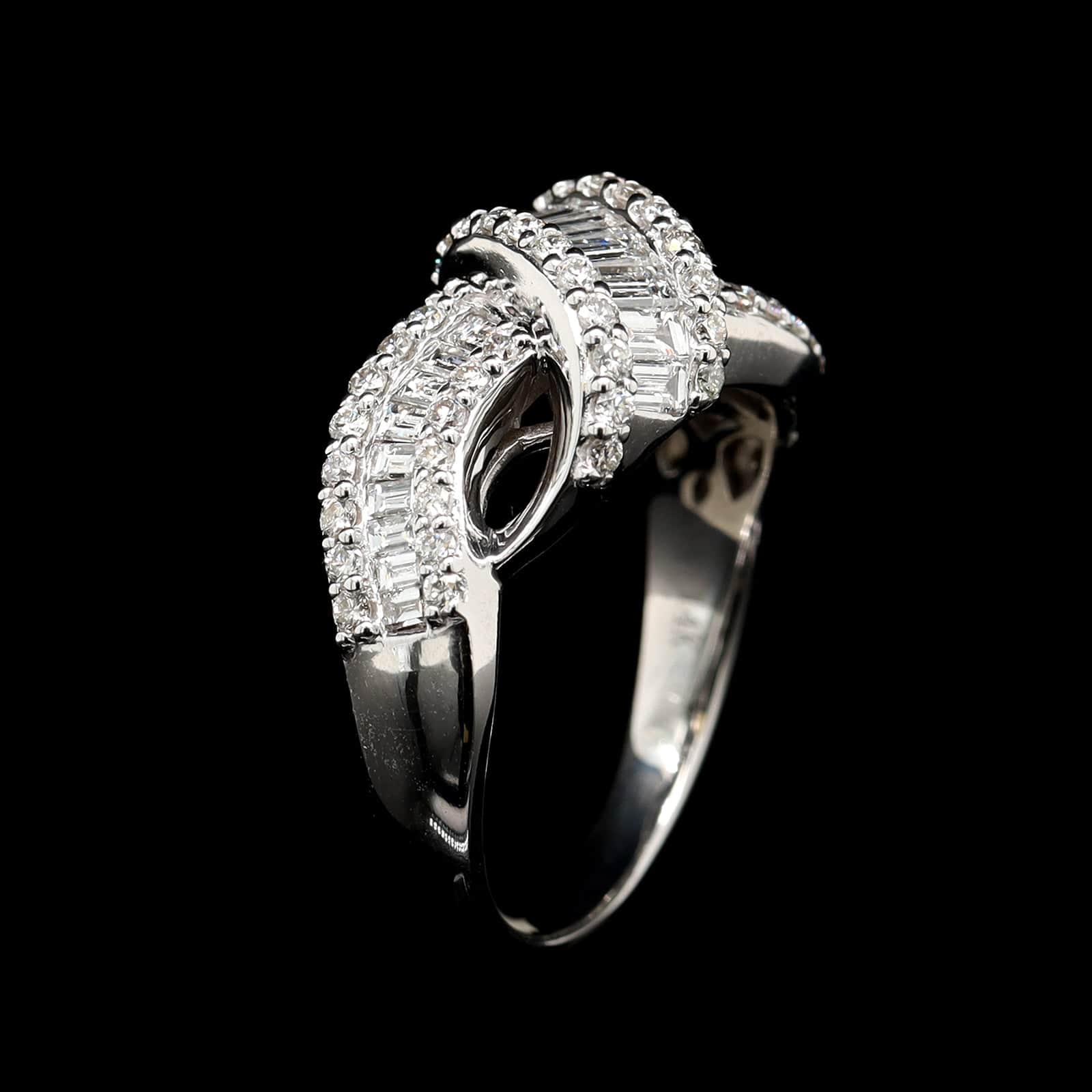 14K White Gold Estate Diamond Ring - Image 2