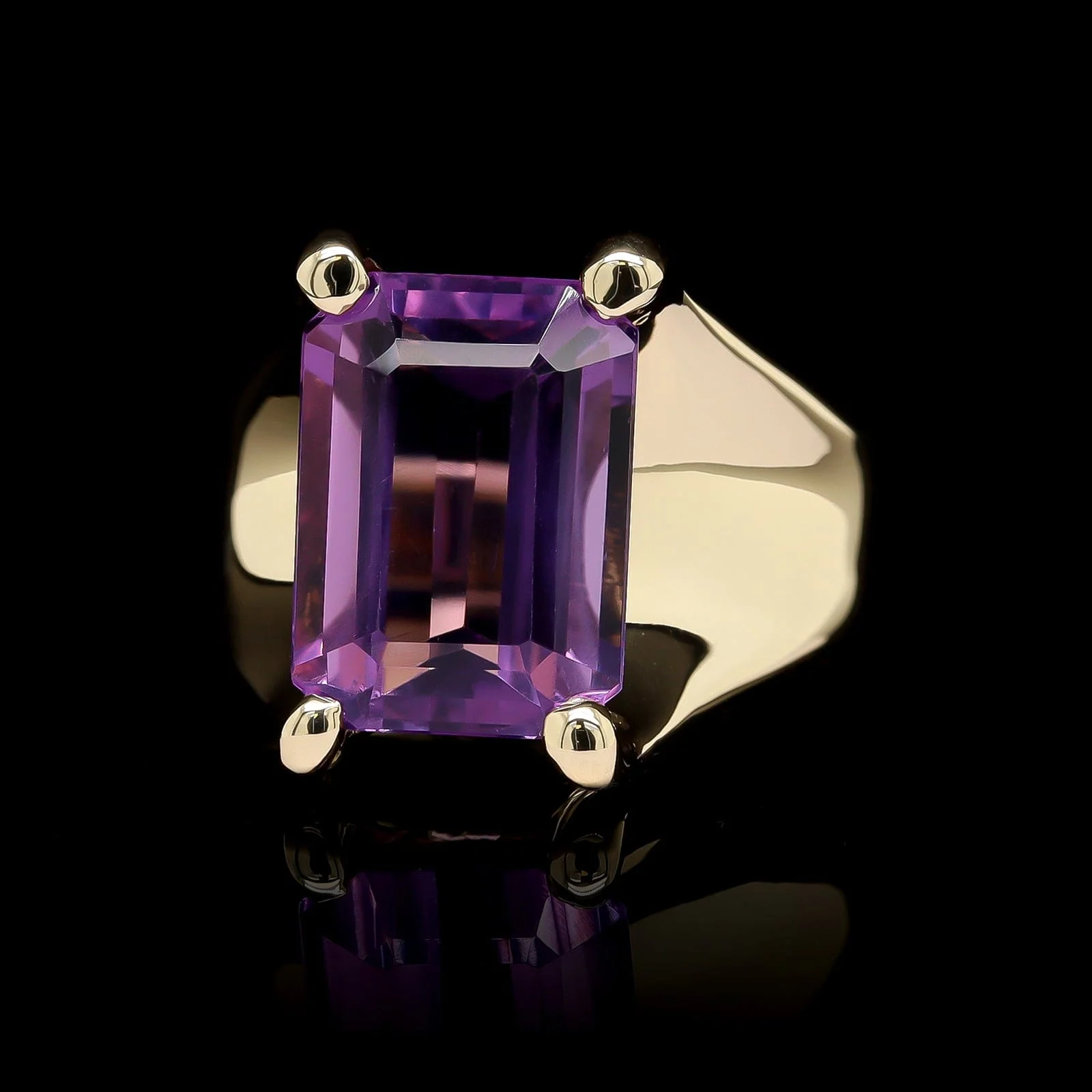 14K Yellow Gold Estate Amethyst Ring