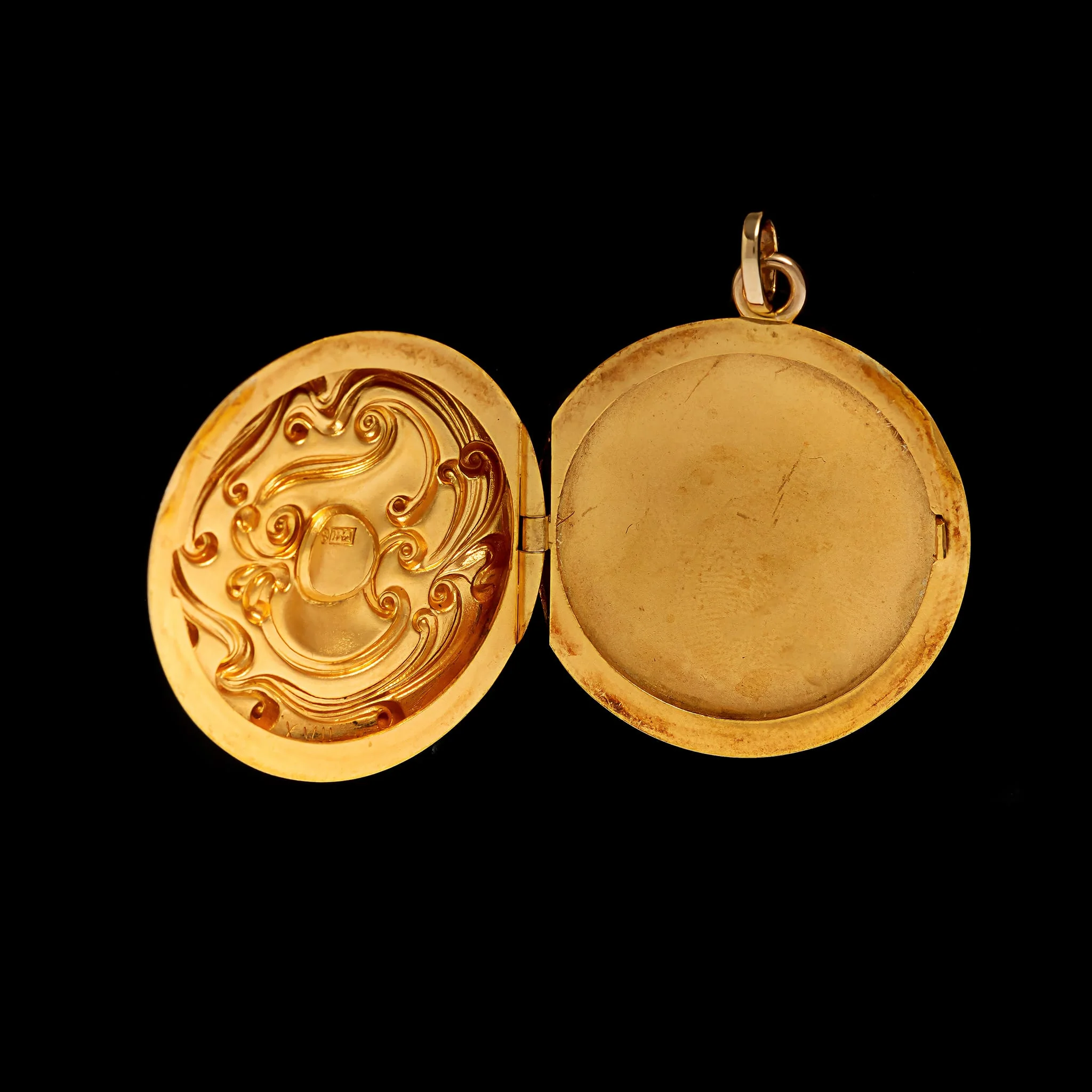 14K Yellow Gold Estate Art Nouveau Style Locket Pendant - Image 2