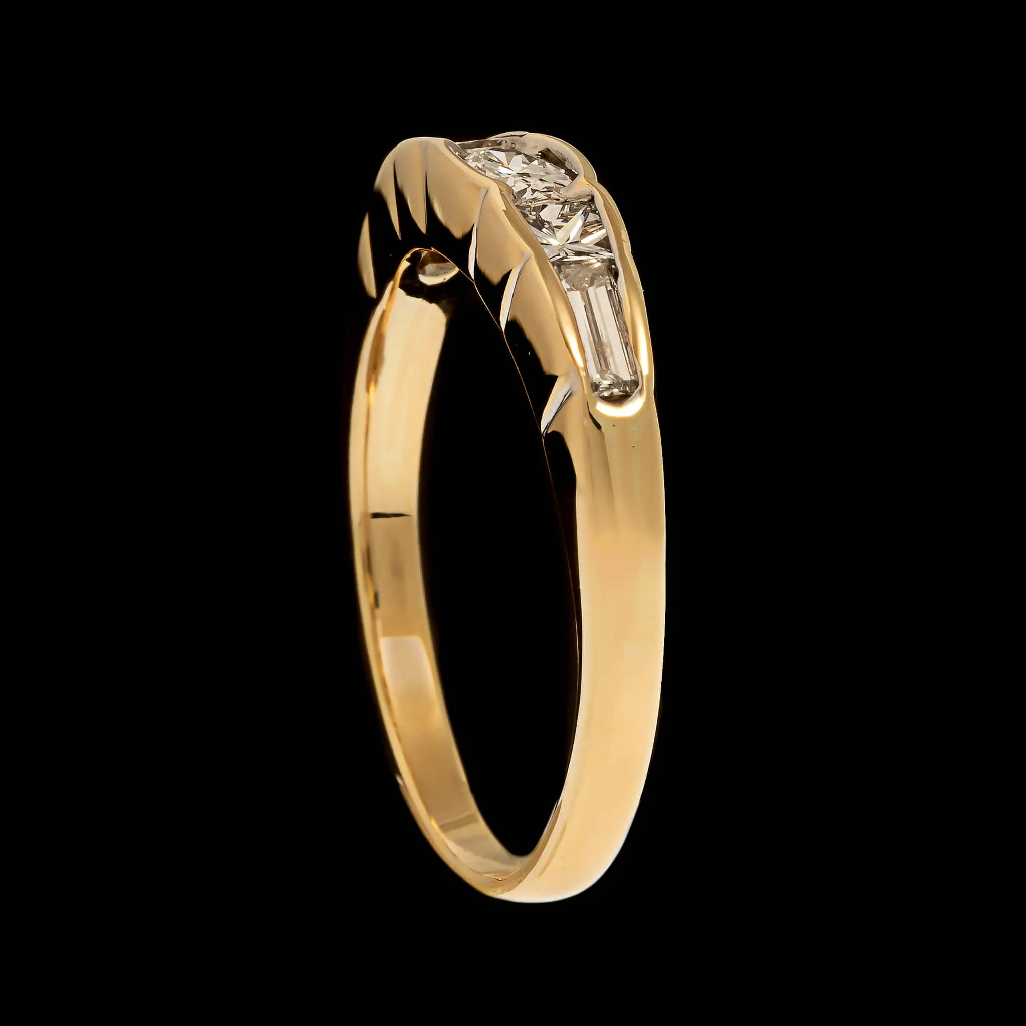 14K Yellow Gold Estate Diamond Ring - Image 2