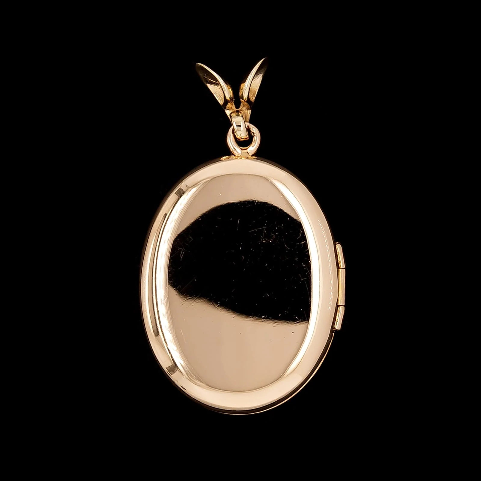 14K Yellow Gold Estate Engraved Flower Locket - Image 3