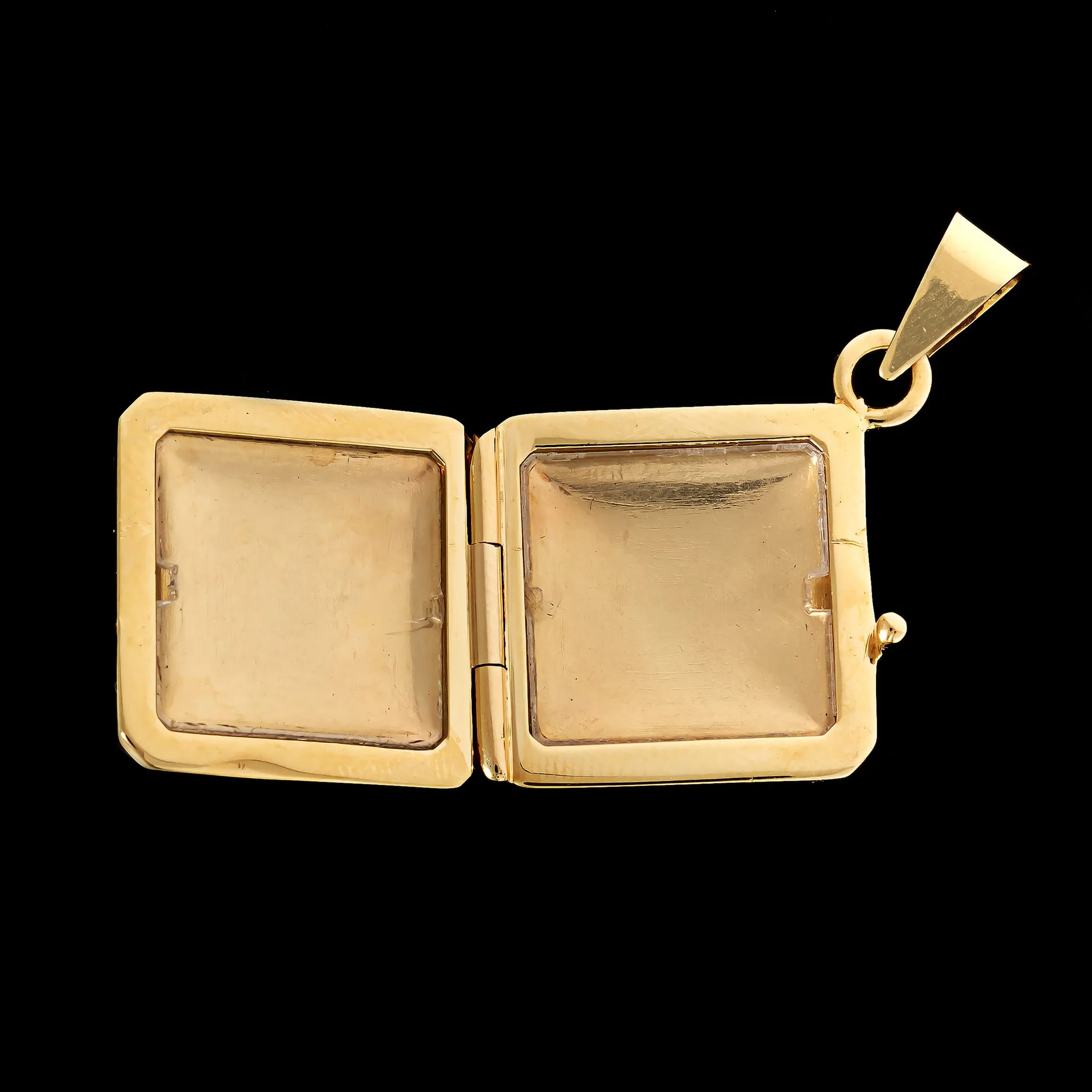14K Yellow Gold Estate Engraved Locket - Image 3