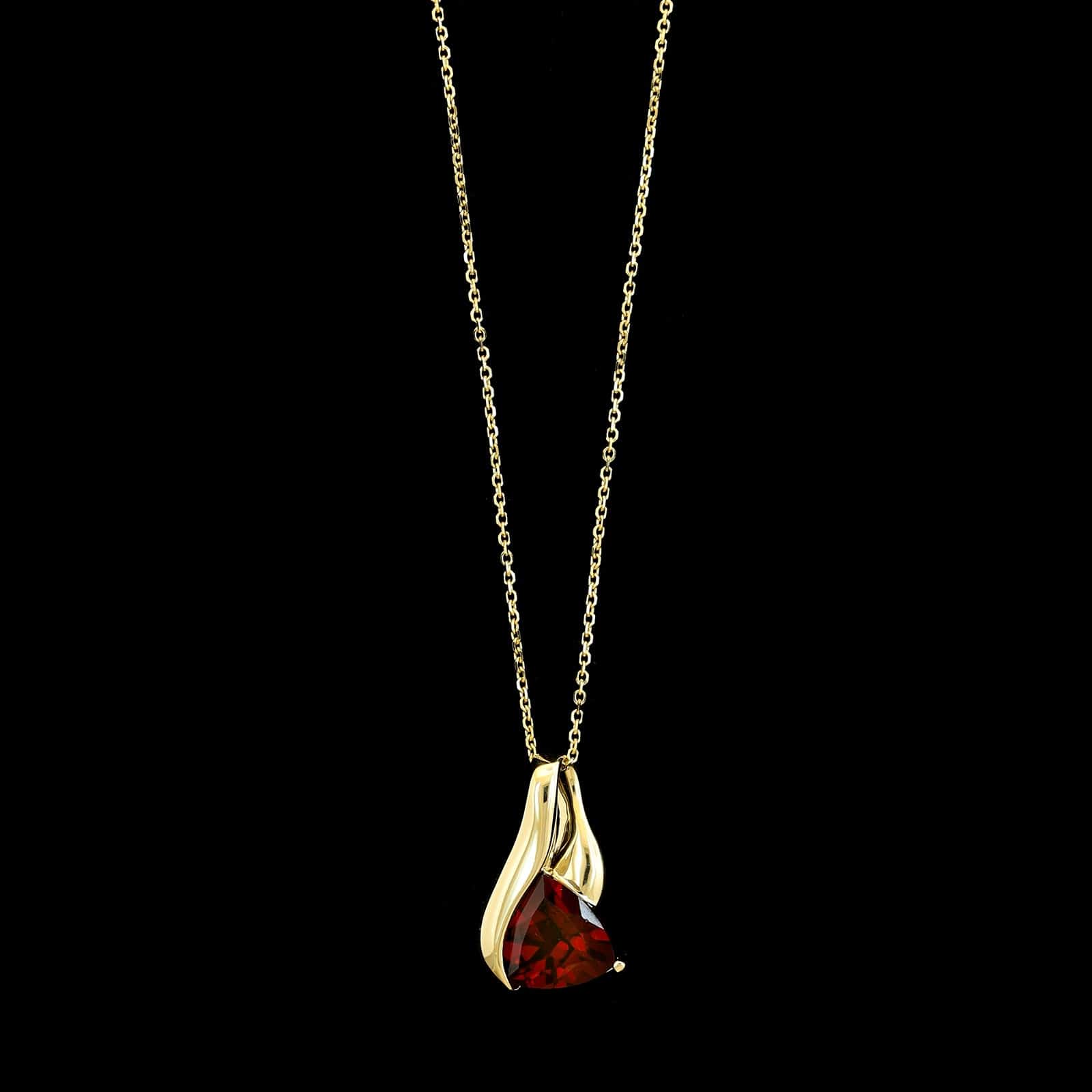 14K Yellow Gold Estate Garnet Pendant Necklace