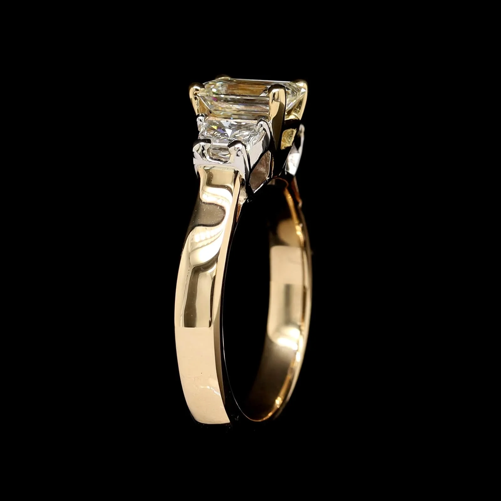 18K Two-tone Gold Estate Three Stone Diamond Engagement Ring - Image 2