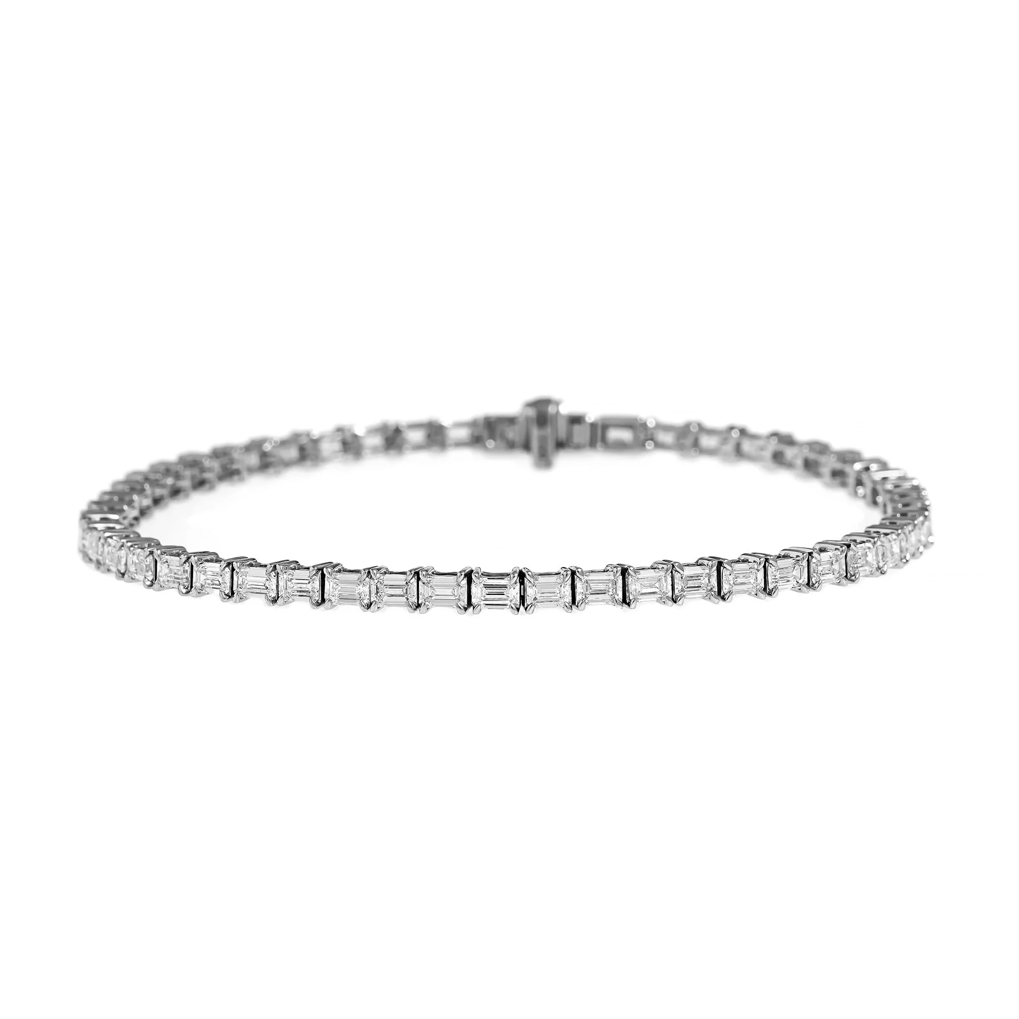 18K White Gold Emerald Cut Diamond Tennis Bracelet - Image 3