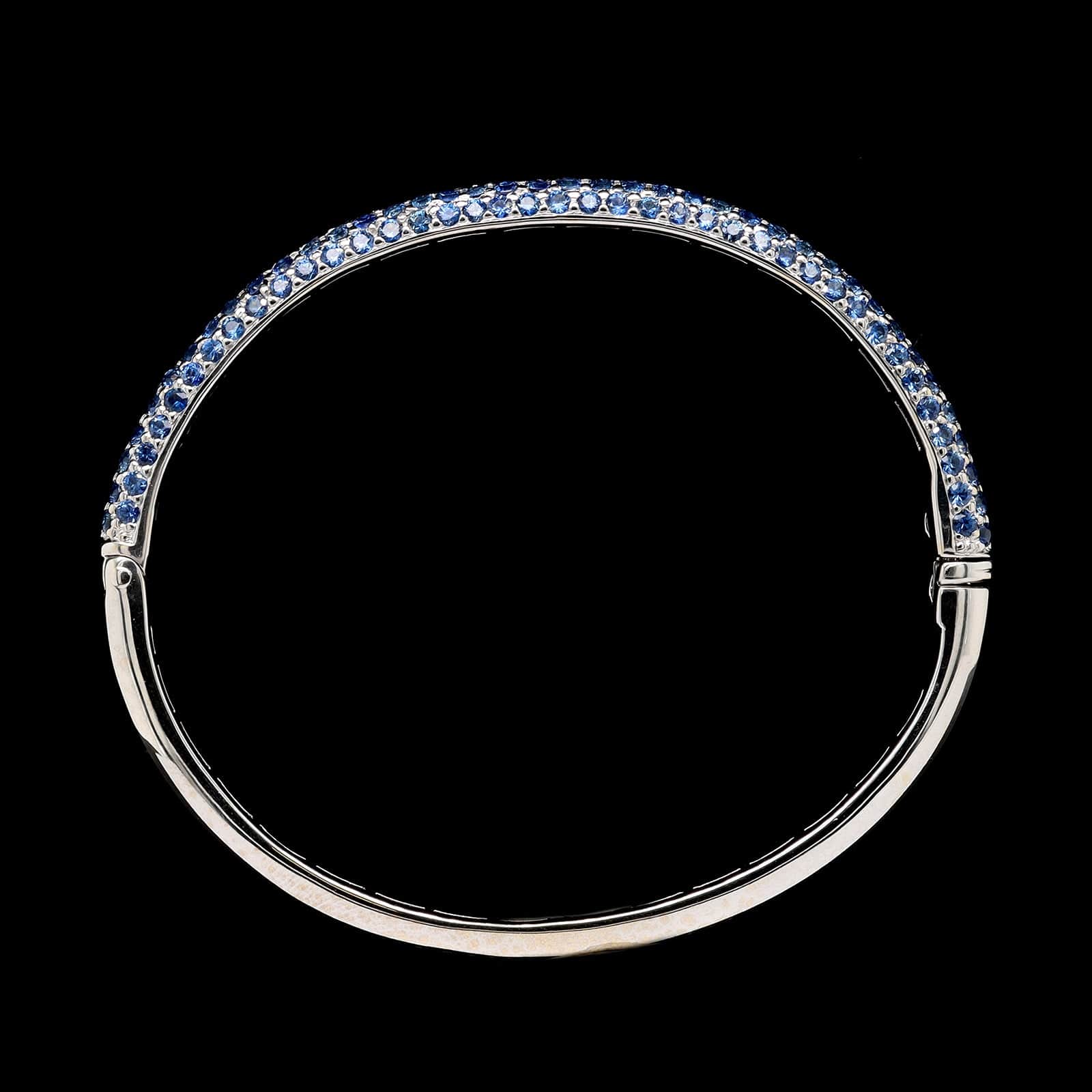 18K White Gold Estate Blue Sapphire Bangle - Image 3