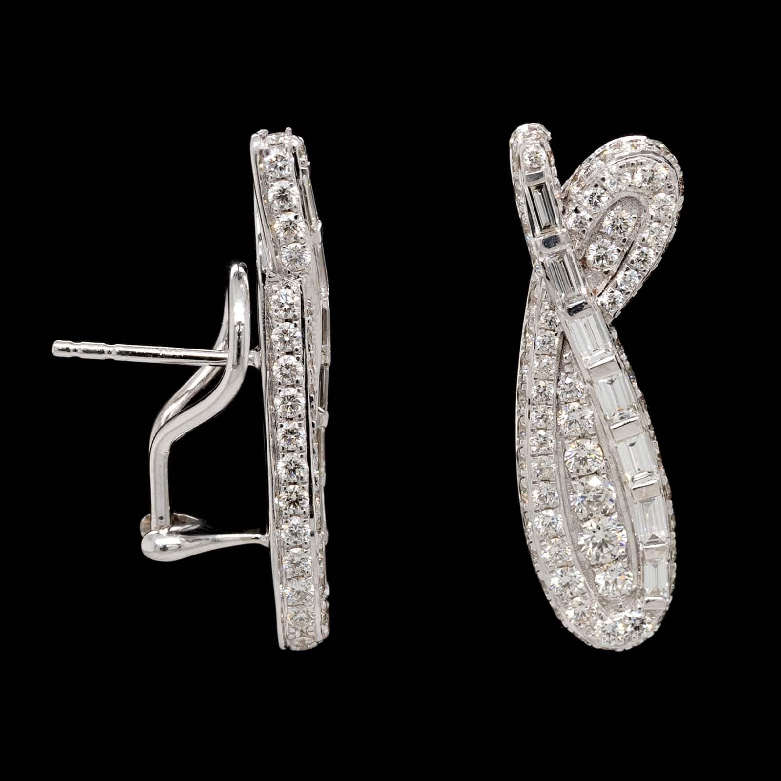18K White Gold Estate Diamond Earrings