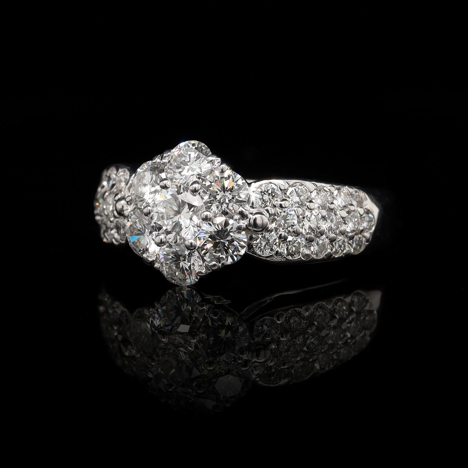 18K White Gold Estate Diamond Ring