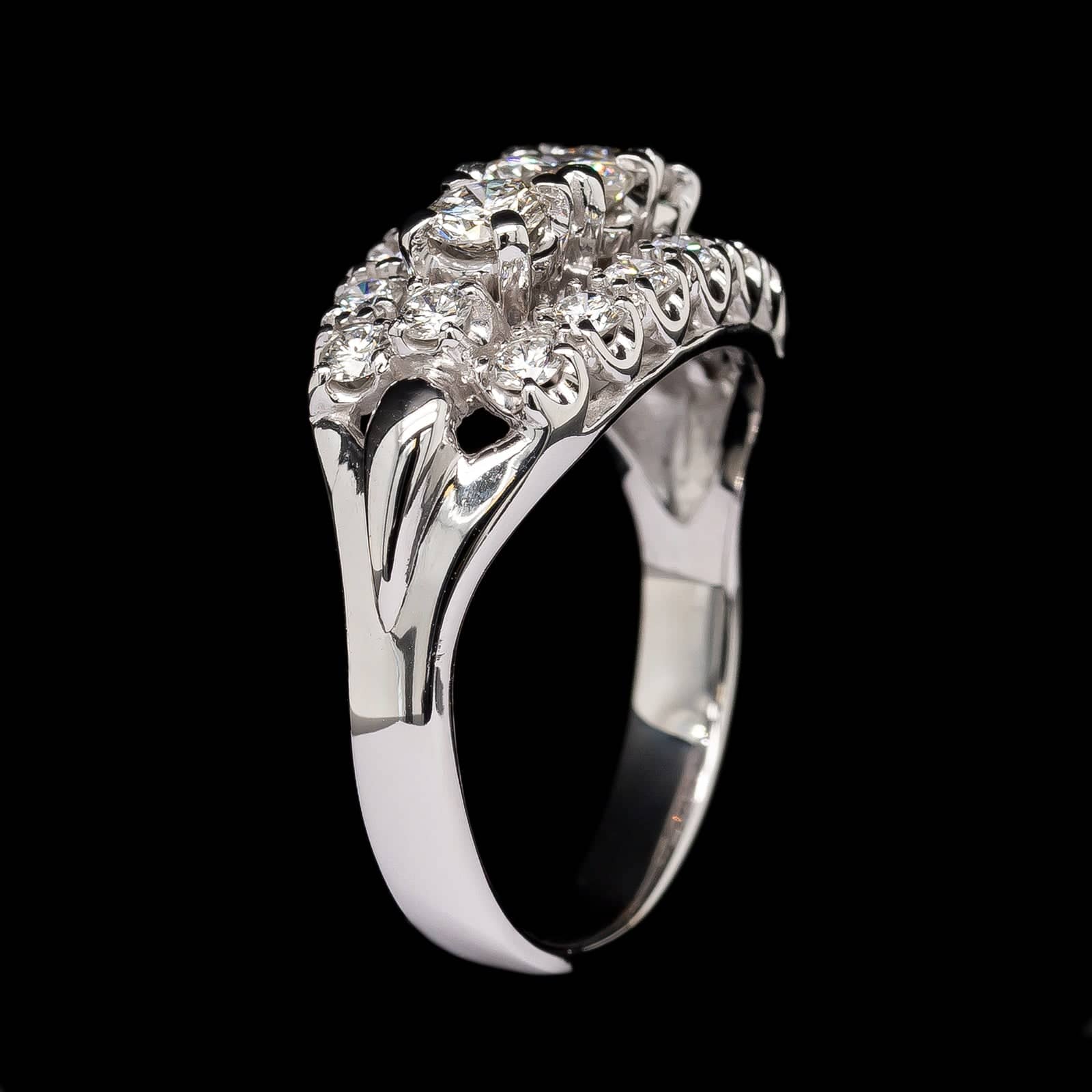 18K White Gold Estate Diamond Ring - Image 2