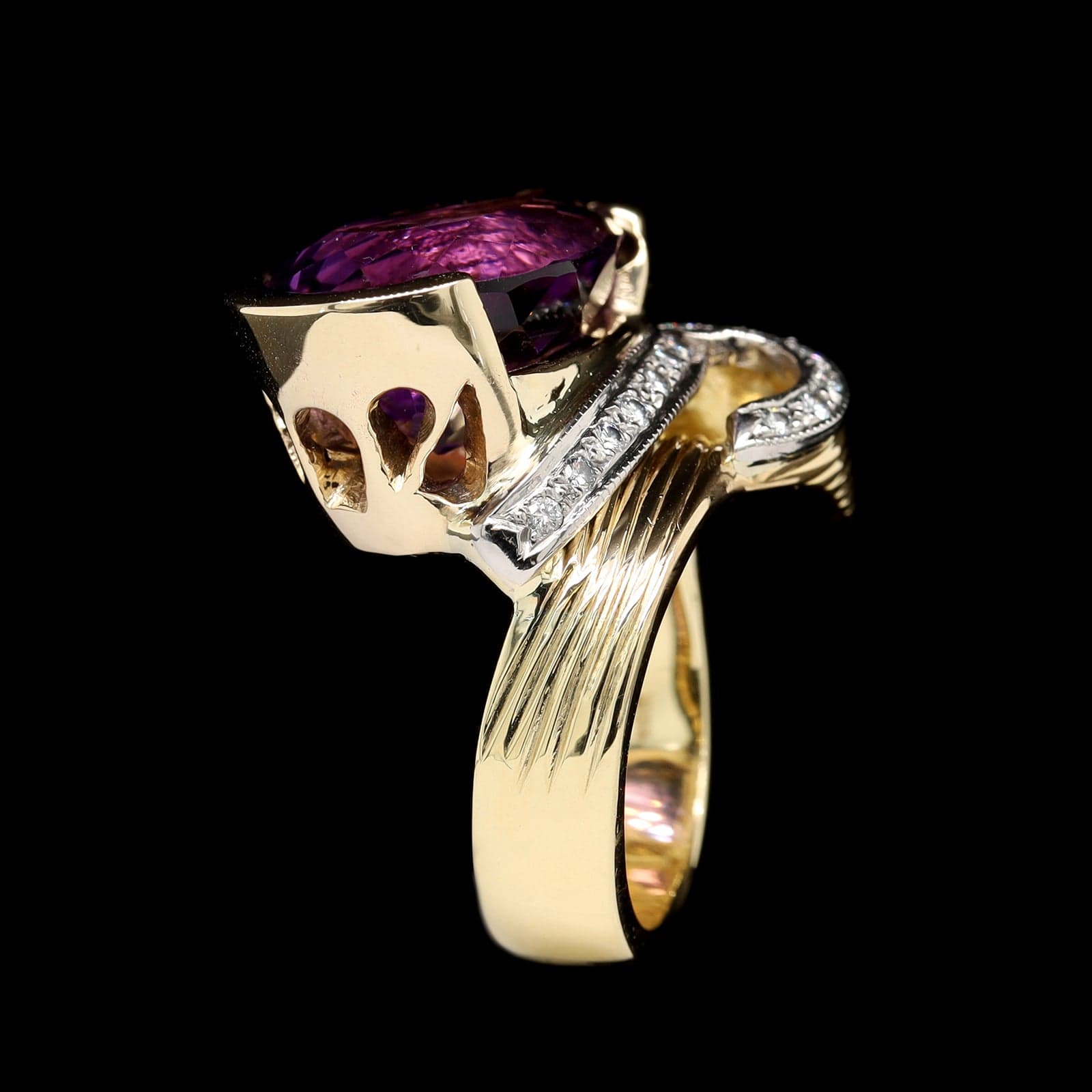 18K Yellow Gold Estate Amethyst and Diamond Ring - Image 2