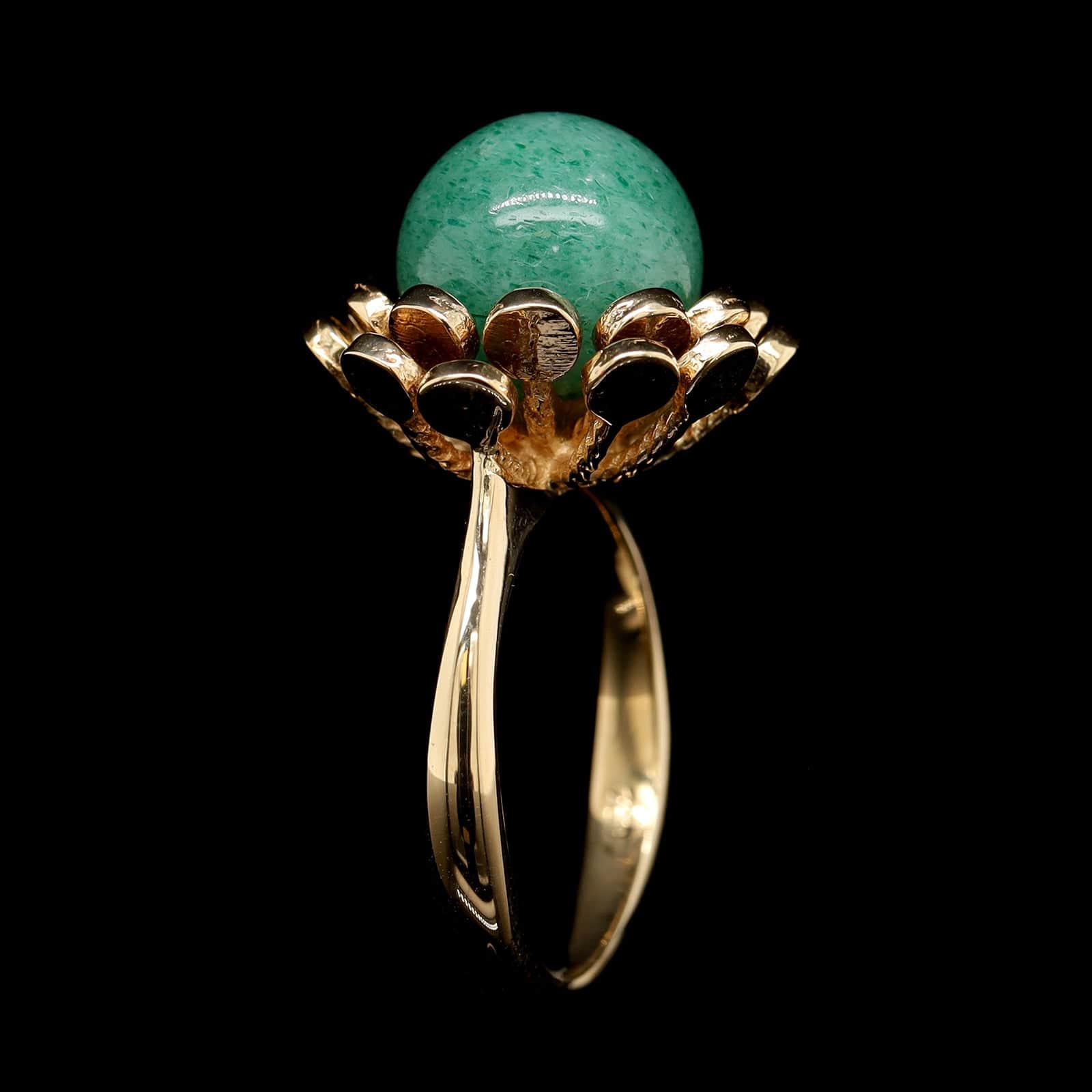 18K Yellow Gold Estate Aventurine Bead Flower Ring - Image 2