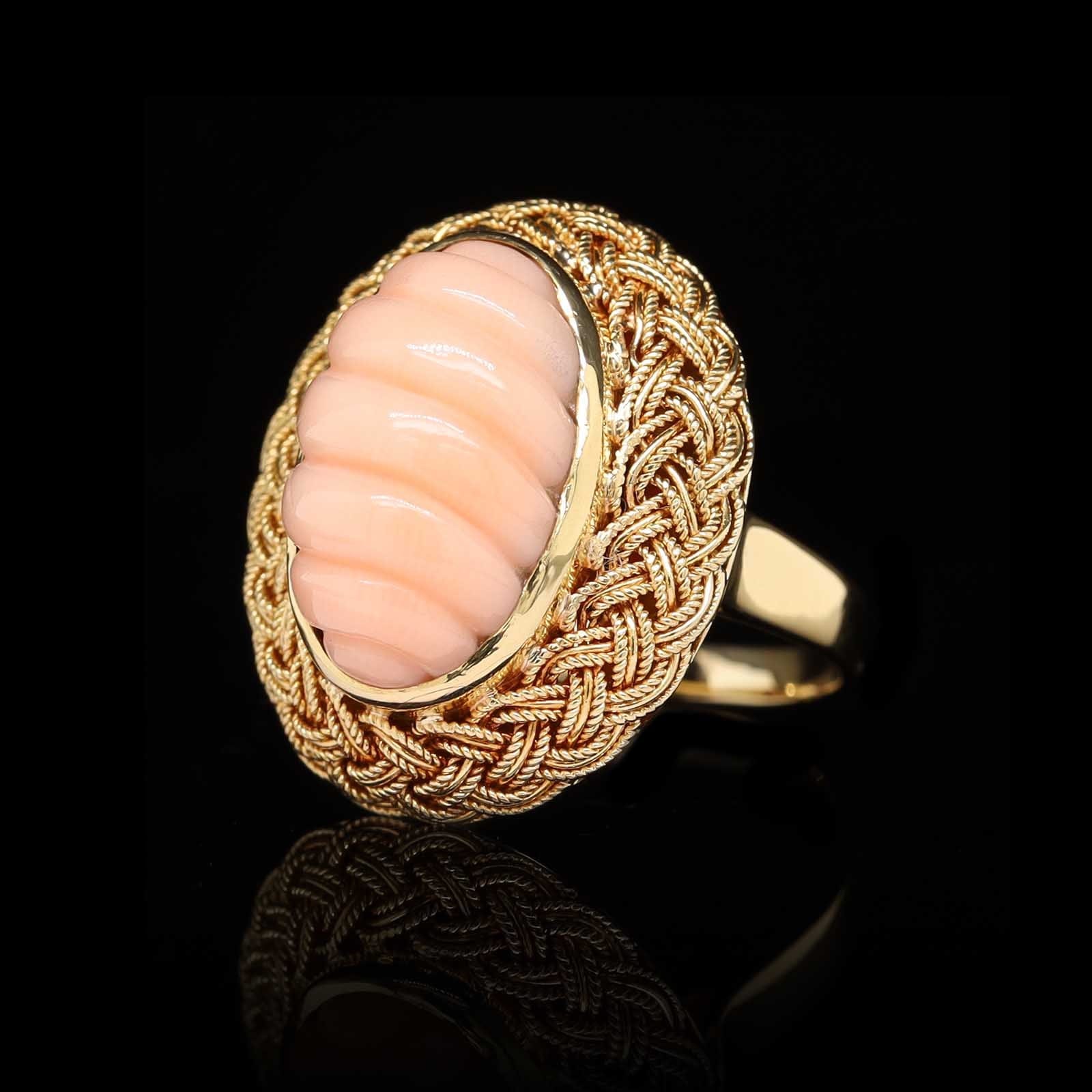 18K Yellow Gold Estate Coral Ring