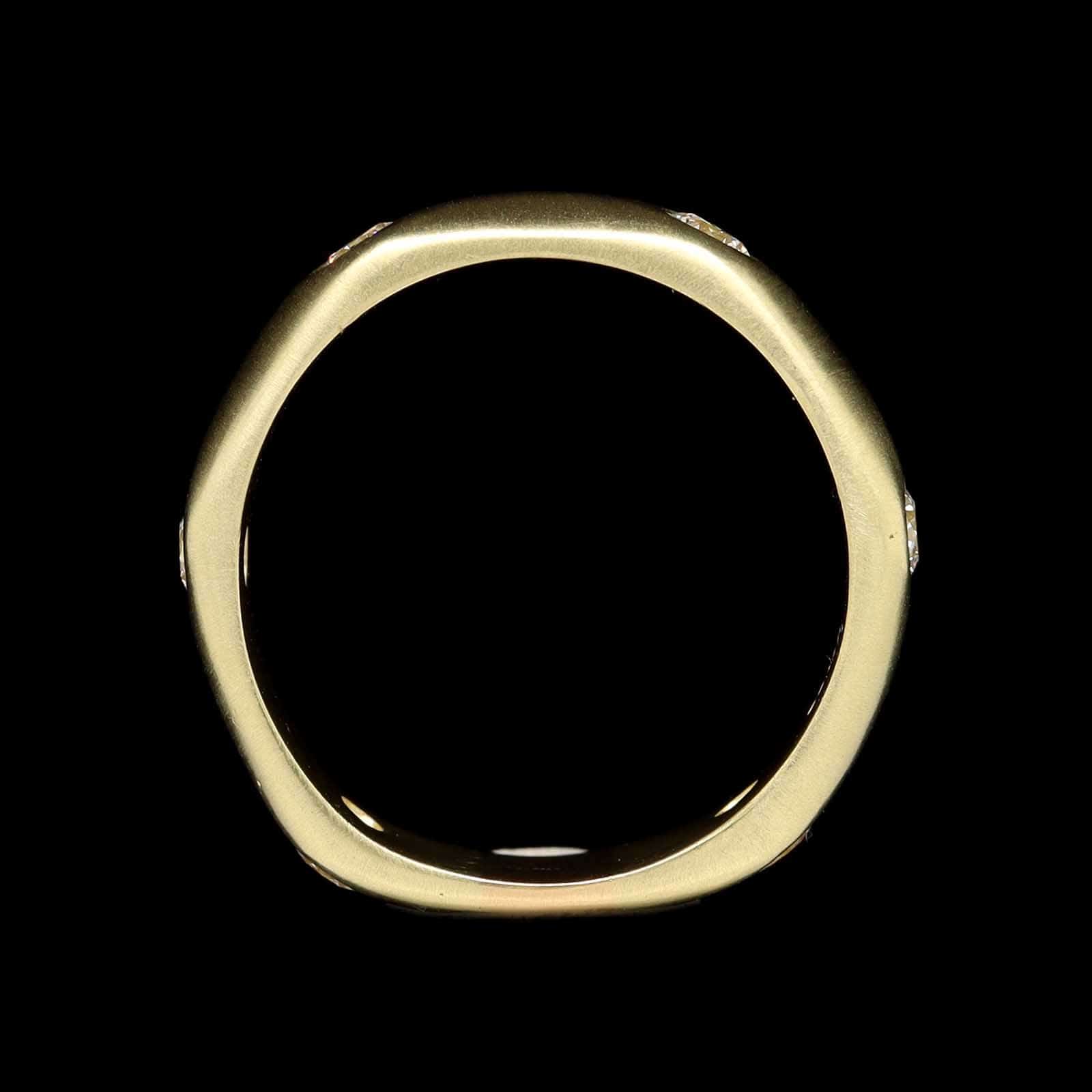 18K Yellow Gold Estate Hexagon Diamond Band - Image 3