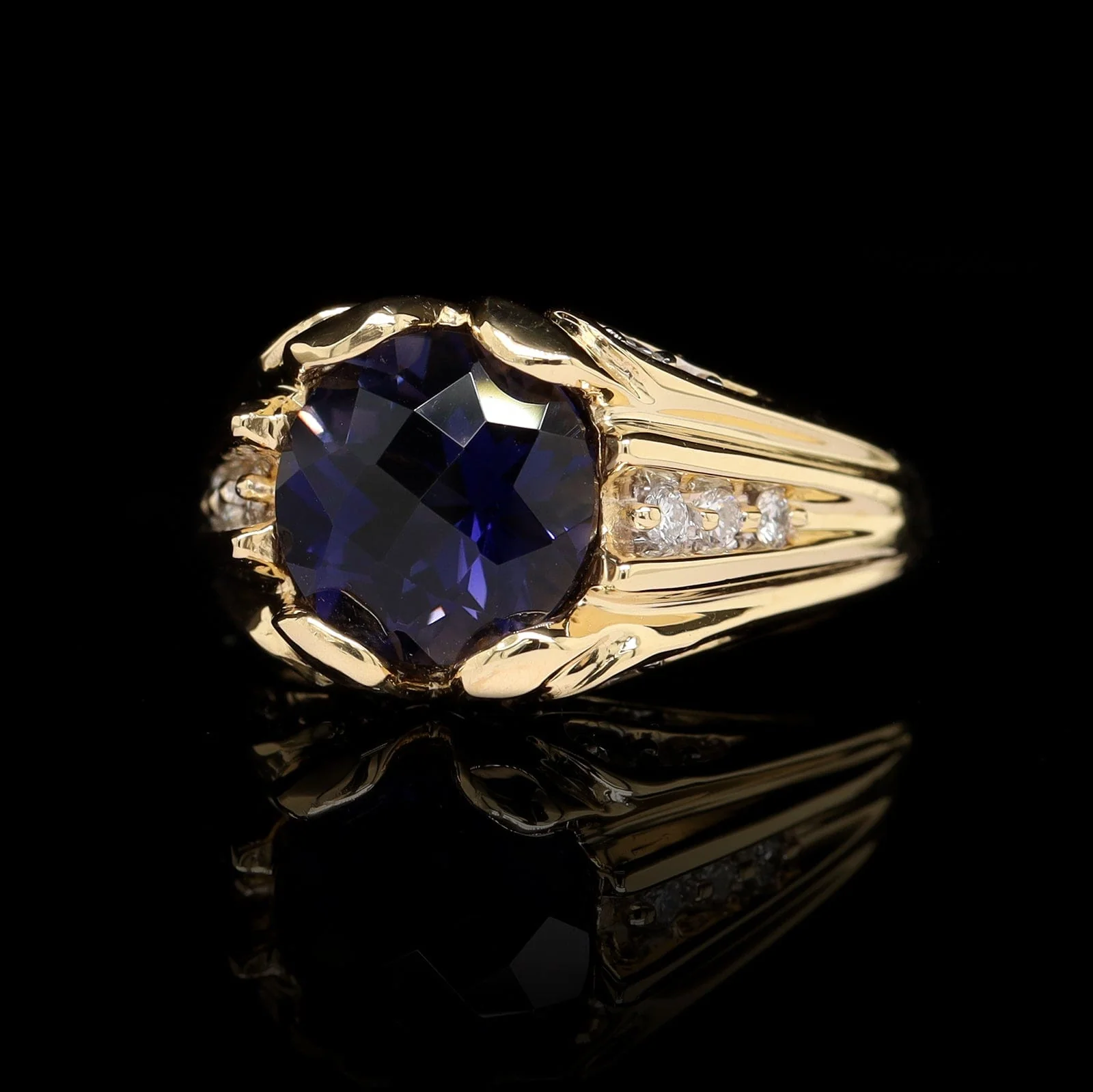 18K Yellow Gold Estate Iolite and Diamond Ring