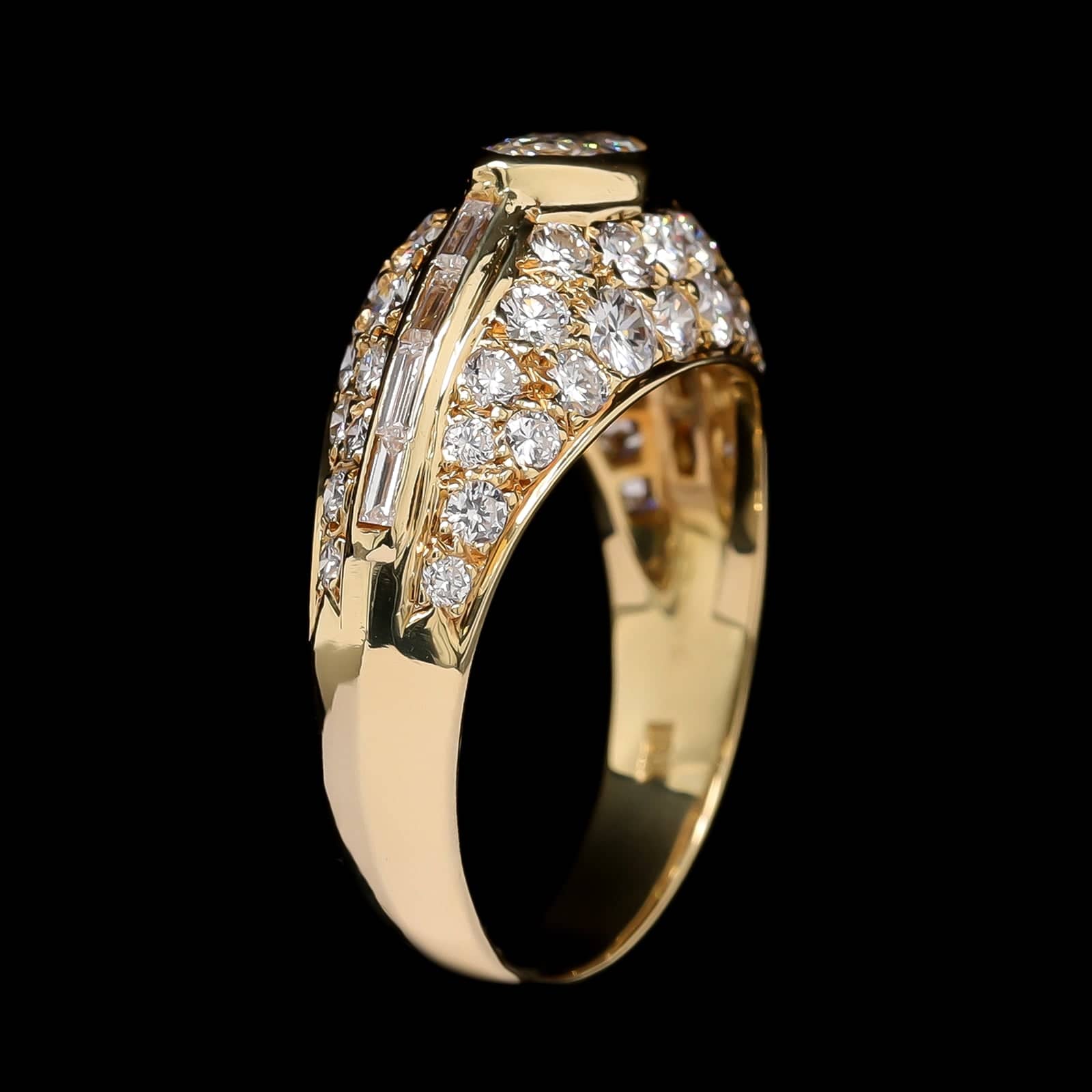 18K Yellow Gold Estate Marquise Diamond Ring - Image 2