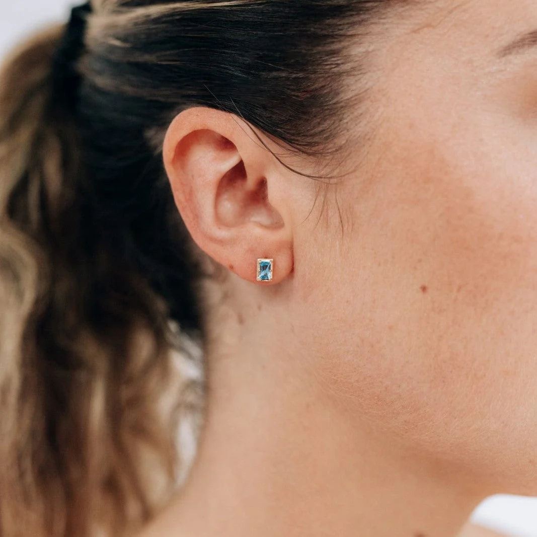 Anzie 14K Yellow Gold Cleo Swiss Blue Topaz Baguette Earrings - Image 2