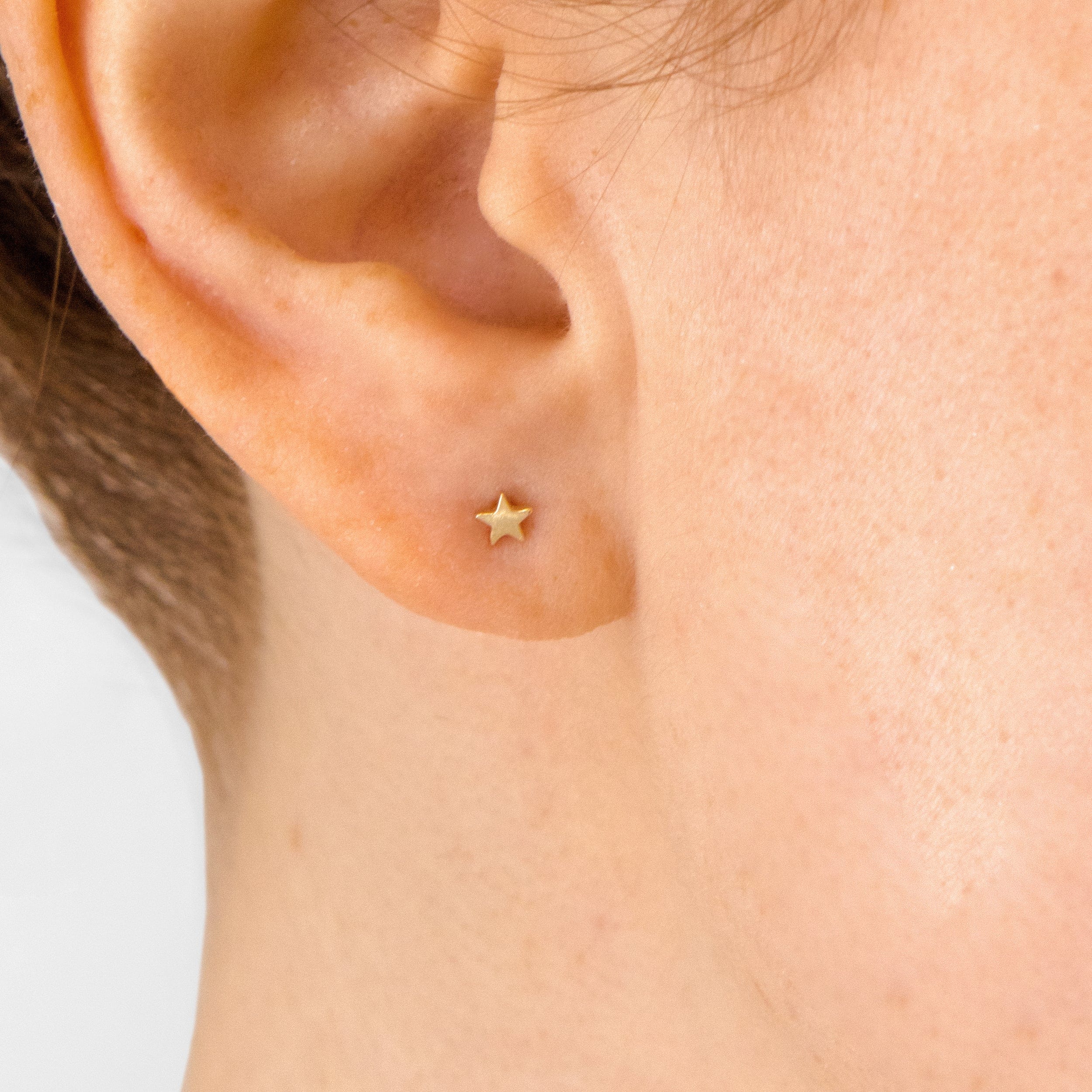 Anzie 14K Yellow Gold Star Stud Earrings - Image 2