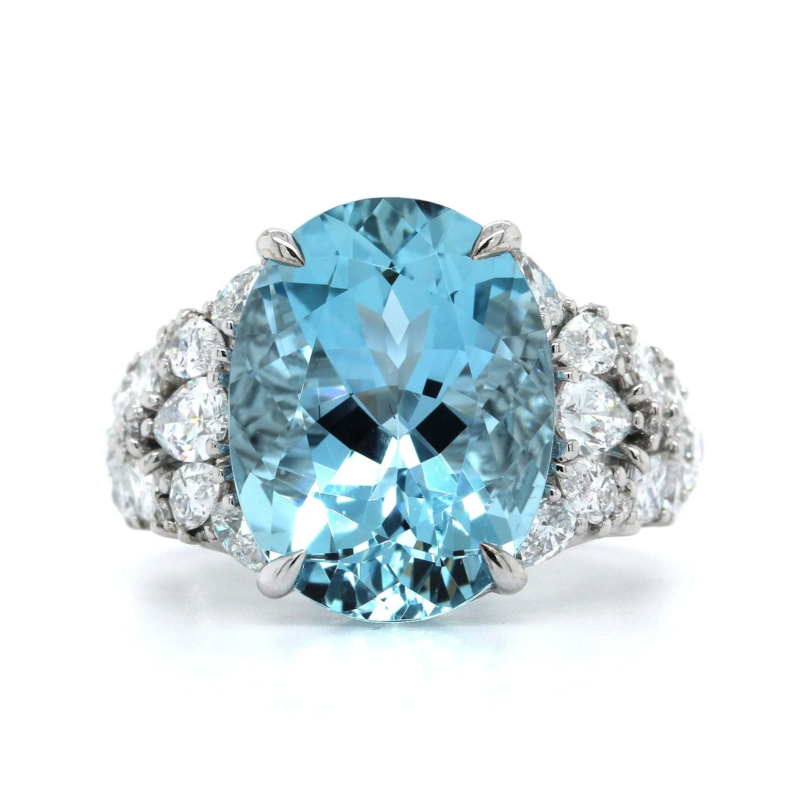 18K White Gold Oval Aquamarine Diamond Ring