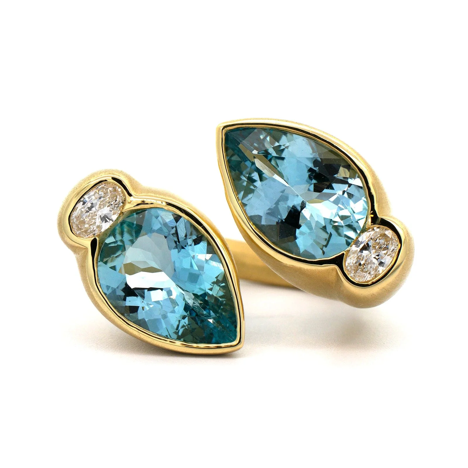 Suzy Landa 18K Yellow Gold Aquamarine and Diamond Bypass Ring - Image 4
