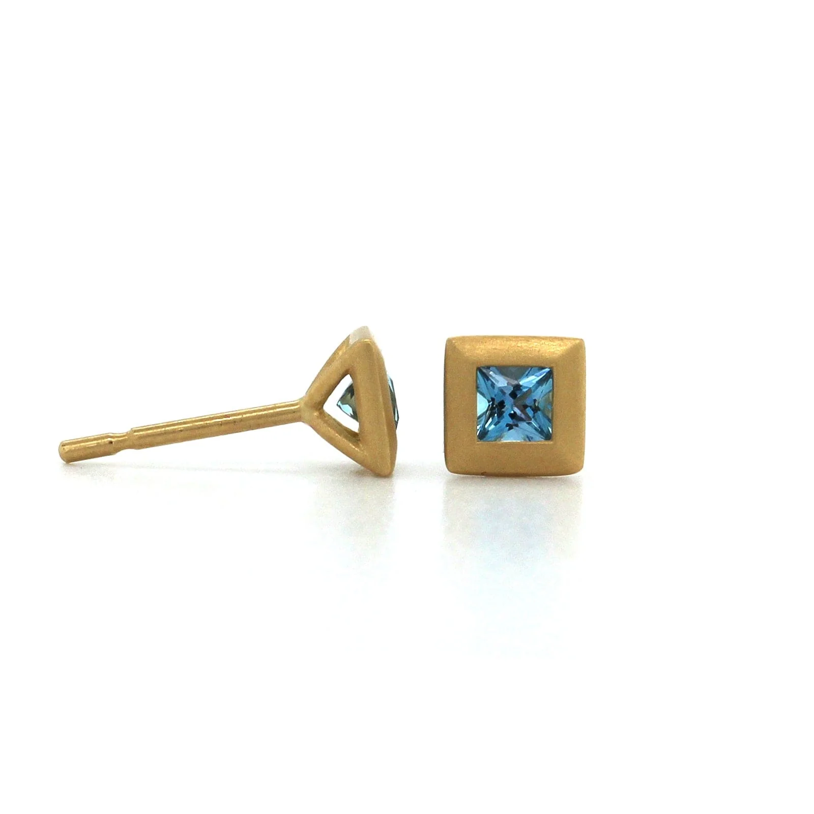 18K Yellow Gold Square Aquamarine Stud Earrings