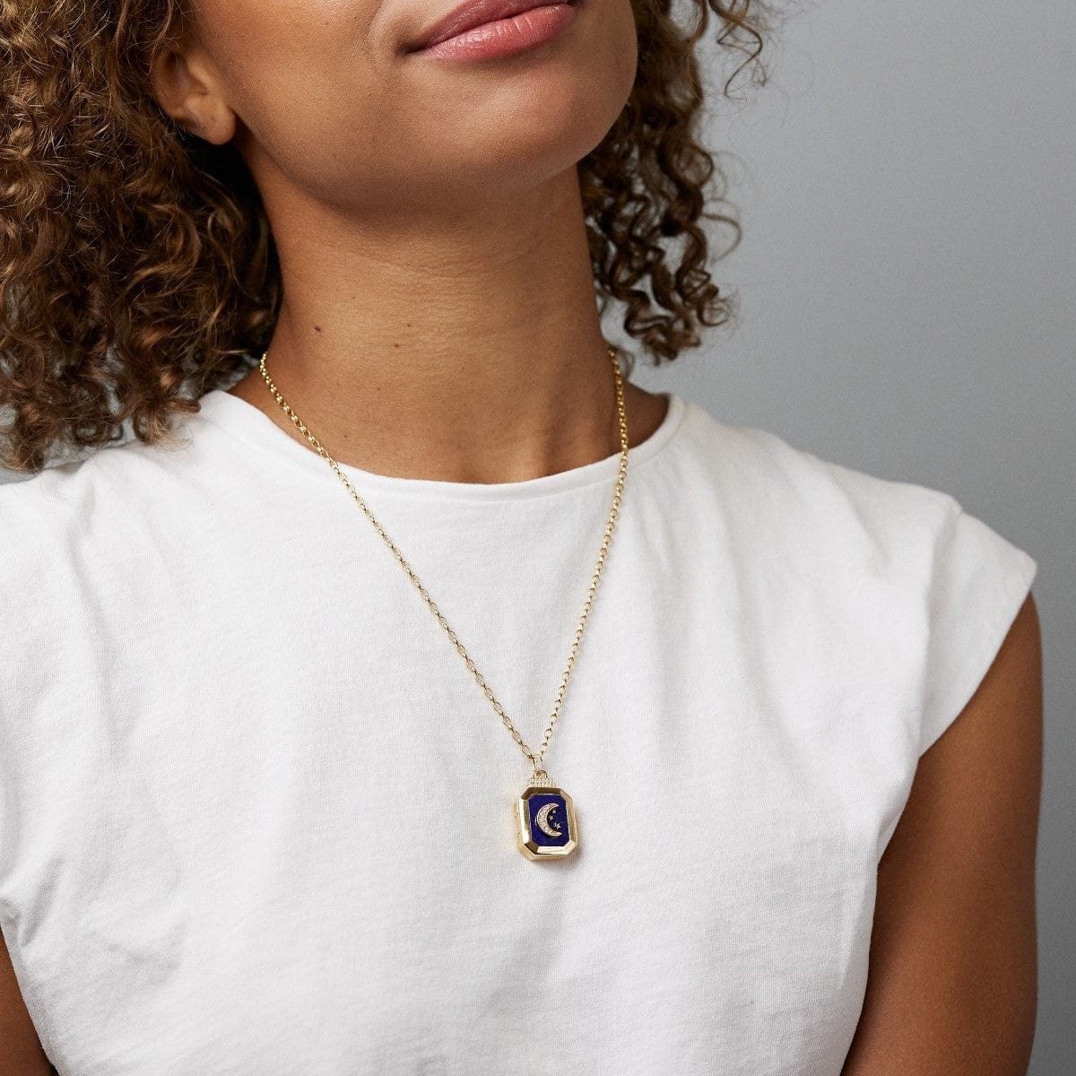 Sorellina 18K Yellow Gold Lapis Amulet Locket - Image 2
