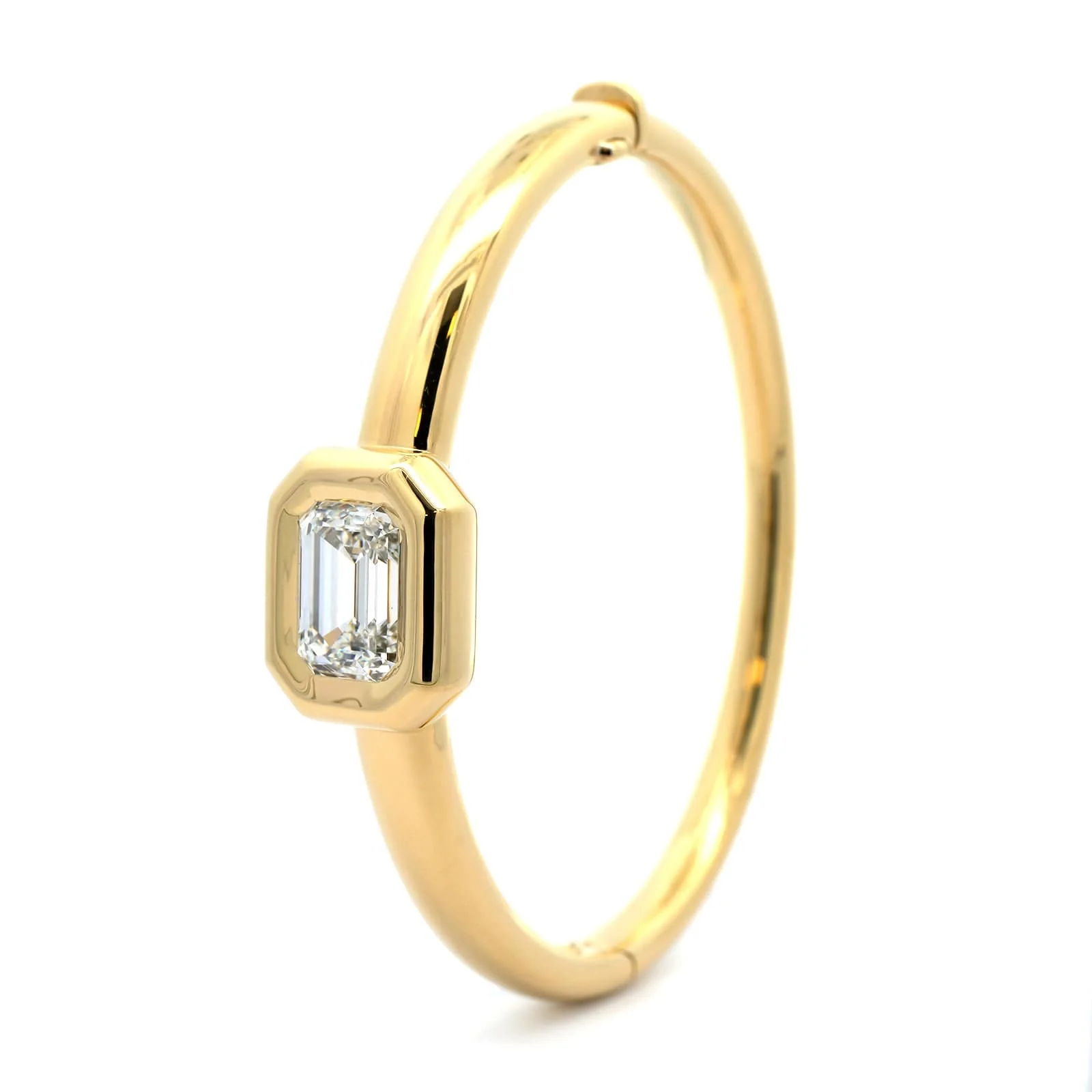 18K Yellow Gold Bezel Set Emerald Diamond Bangle Bracelet - Image 2