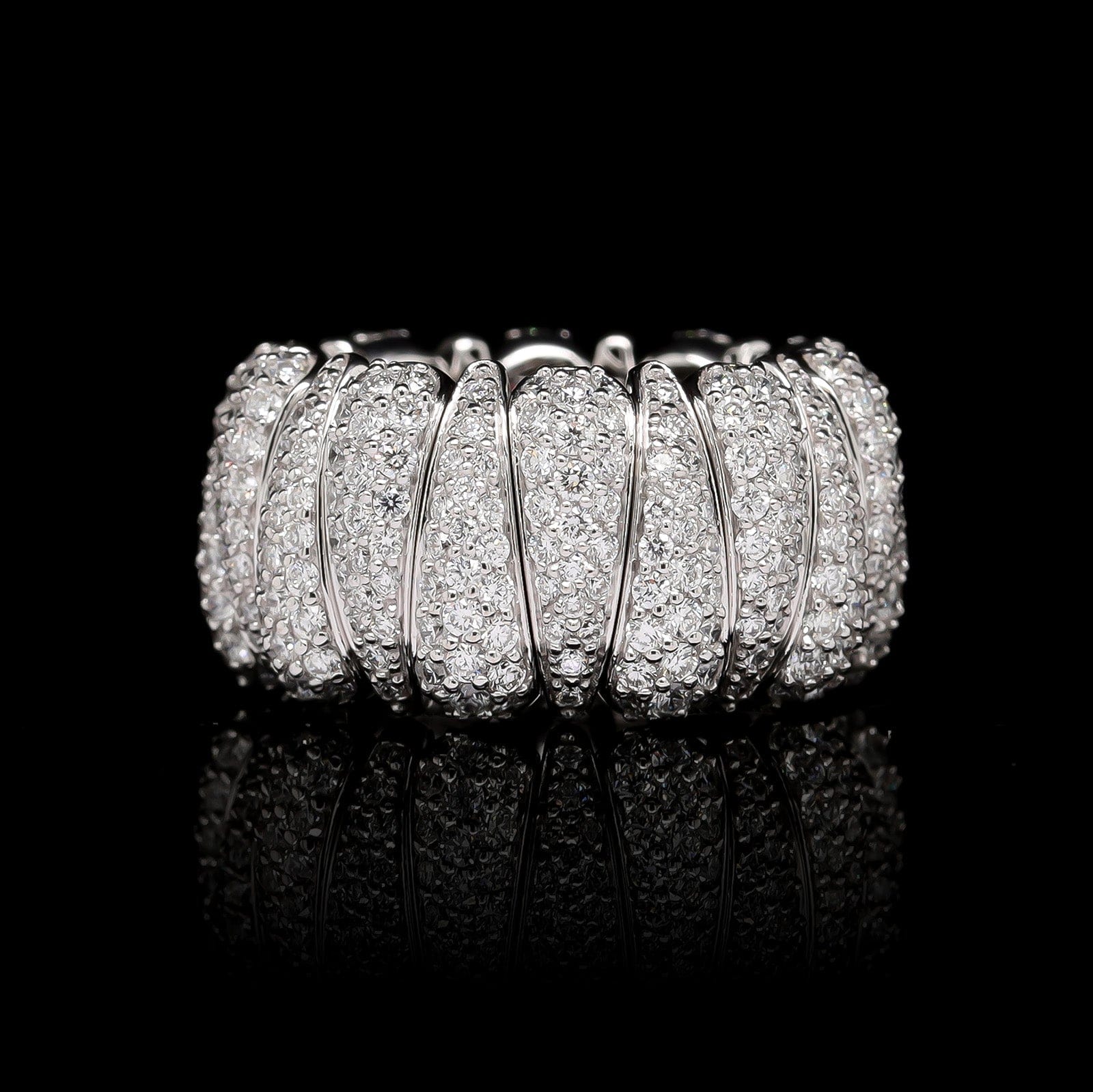 Demeglio 18K White Gold Estate Artiglio Diamond Tapered Link Stretch Ring