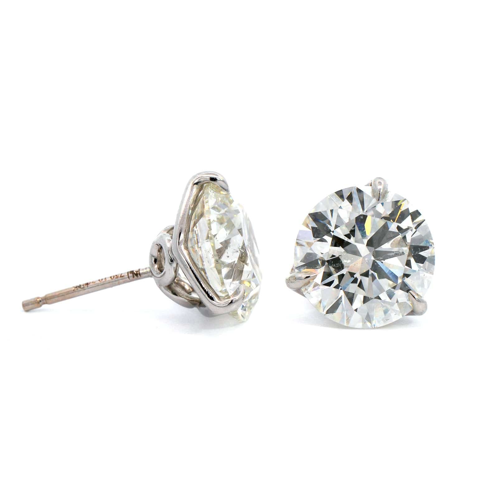 18K White Gold Diamond Stud Earrings - Image 3