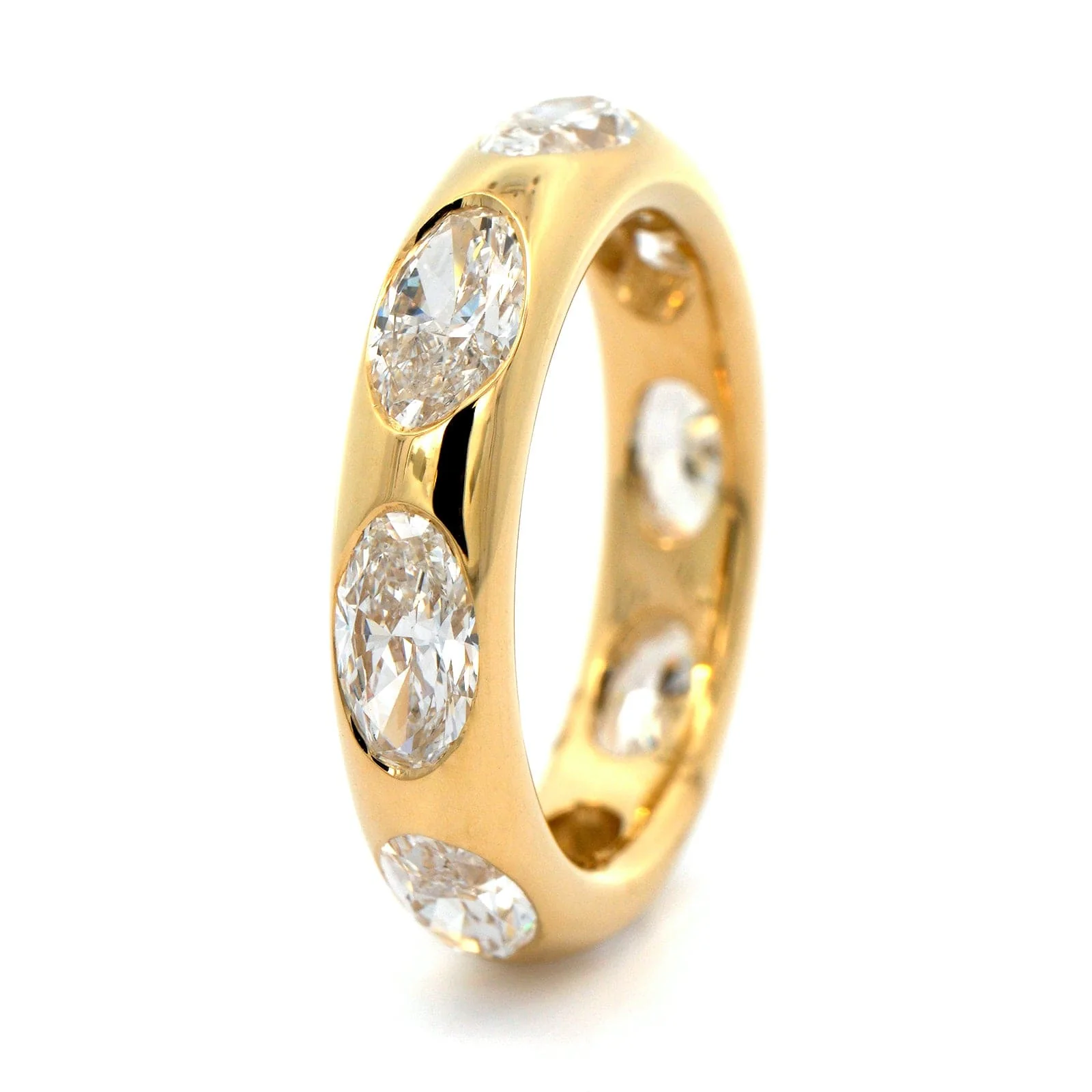 18K Yellow Gold Oval Diamond Polygon Wedding Band - Image 2