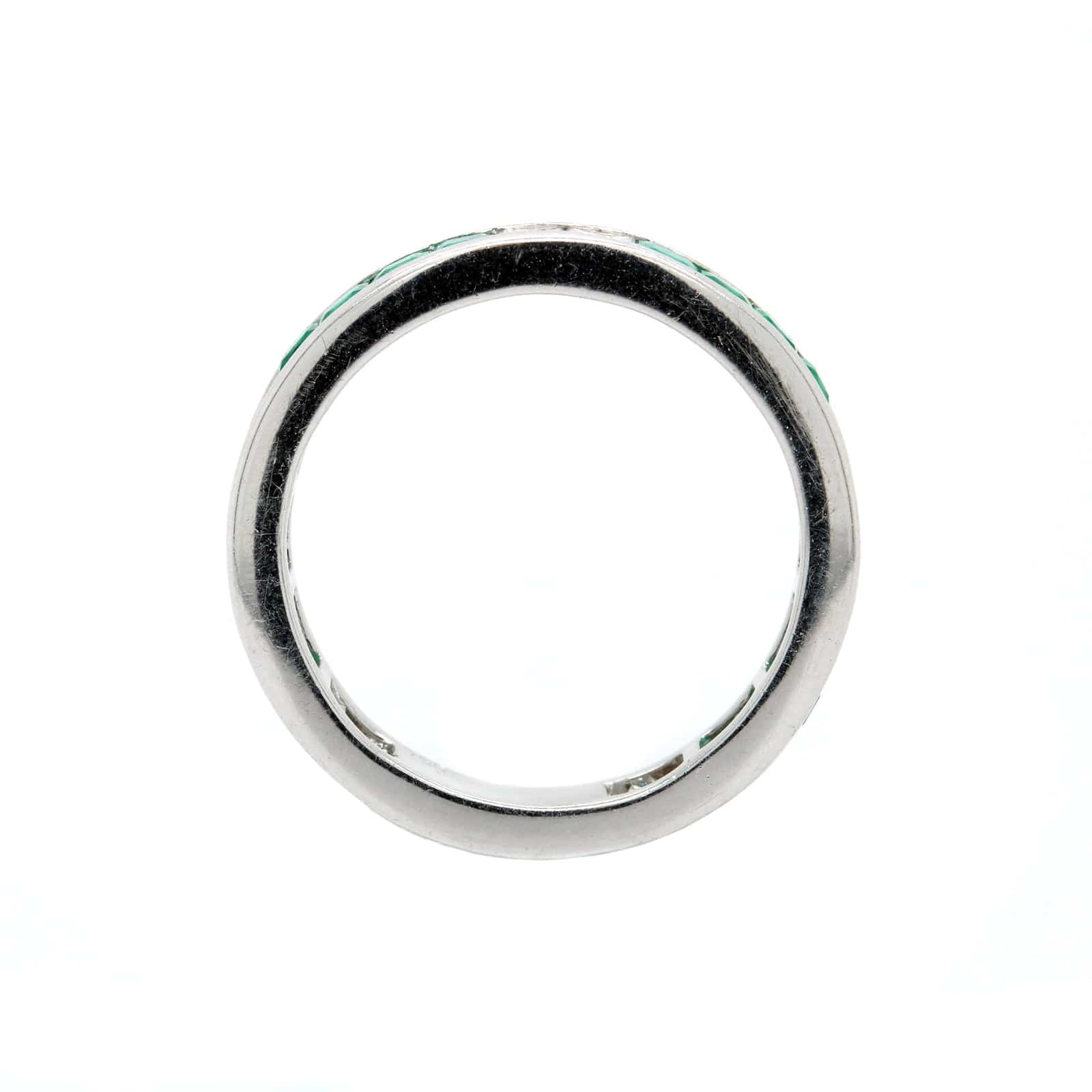 18K White Gold Alternating Emerald & Diamond Eternity Band - Image 3