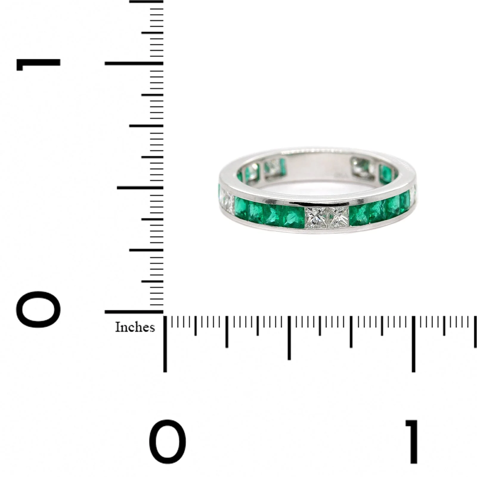 18K White Gold Alternating Emerald & Diamond Eternity Band - Image 4