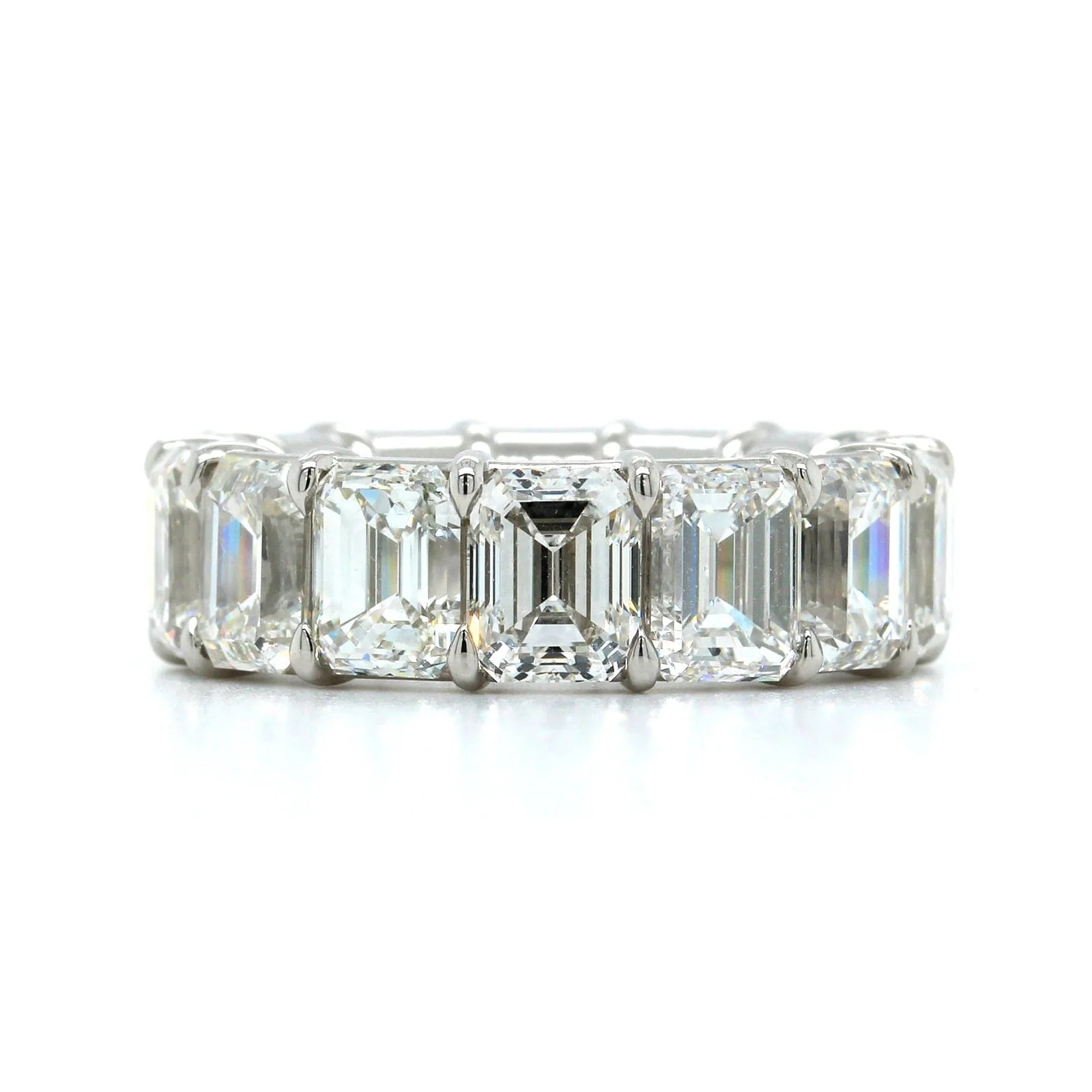 18K White Gold Emerald Cut Diamond Eternity Band
