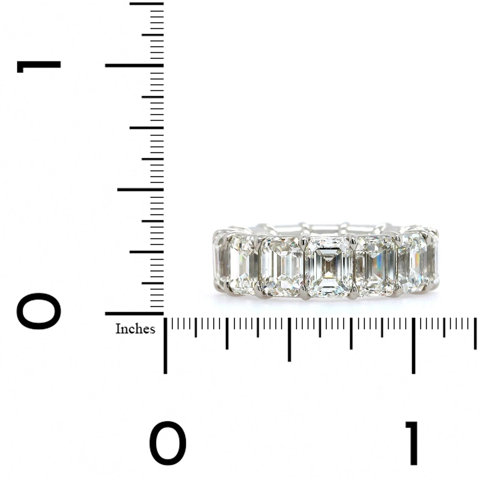18K White Gold Emerald Cut Diamond Eternity Band - Image 4