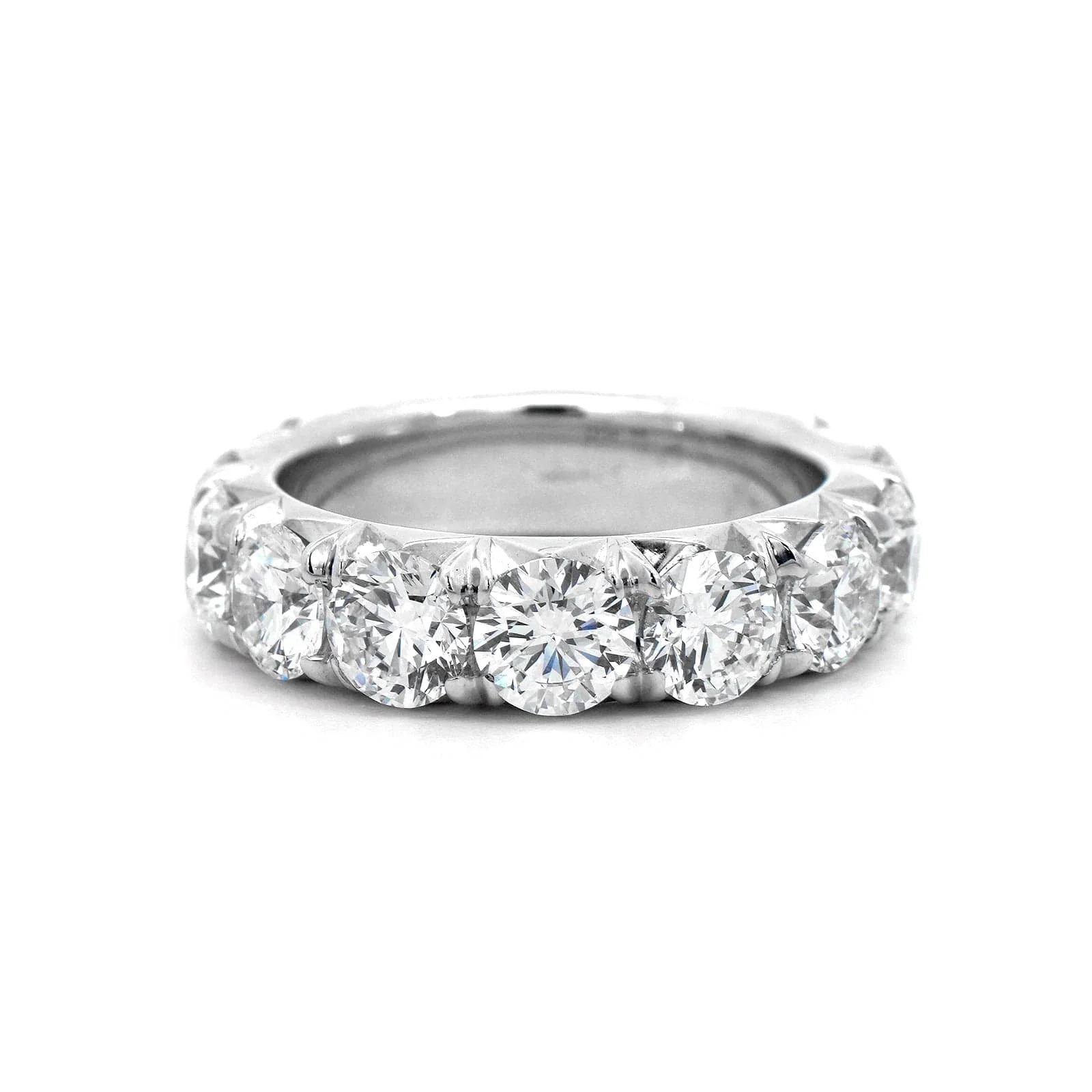 18K White Gold Round Diamond Eternity Band