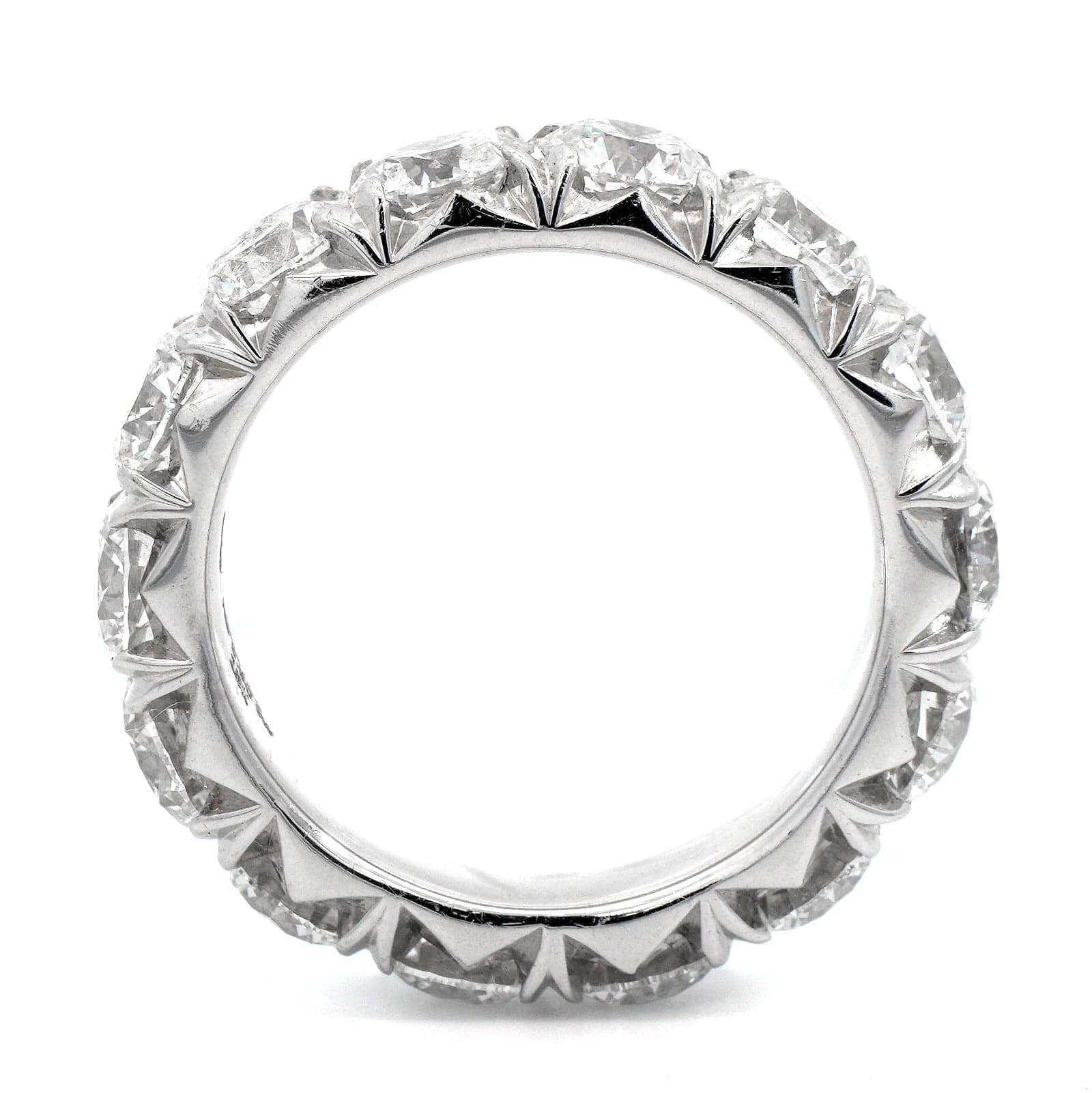 18K White Gold Round Diamond Eternity Band - Image 3