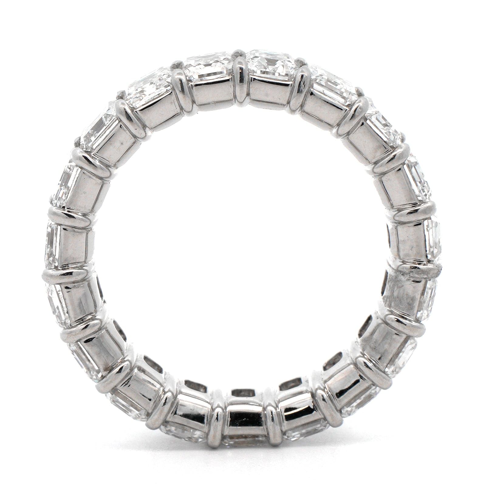 18K White Gold Emerald Cut Diamond Eternity Band - Image 3