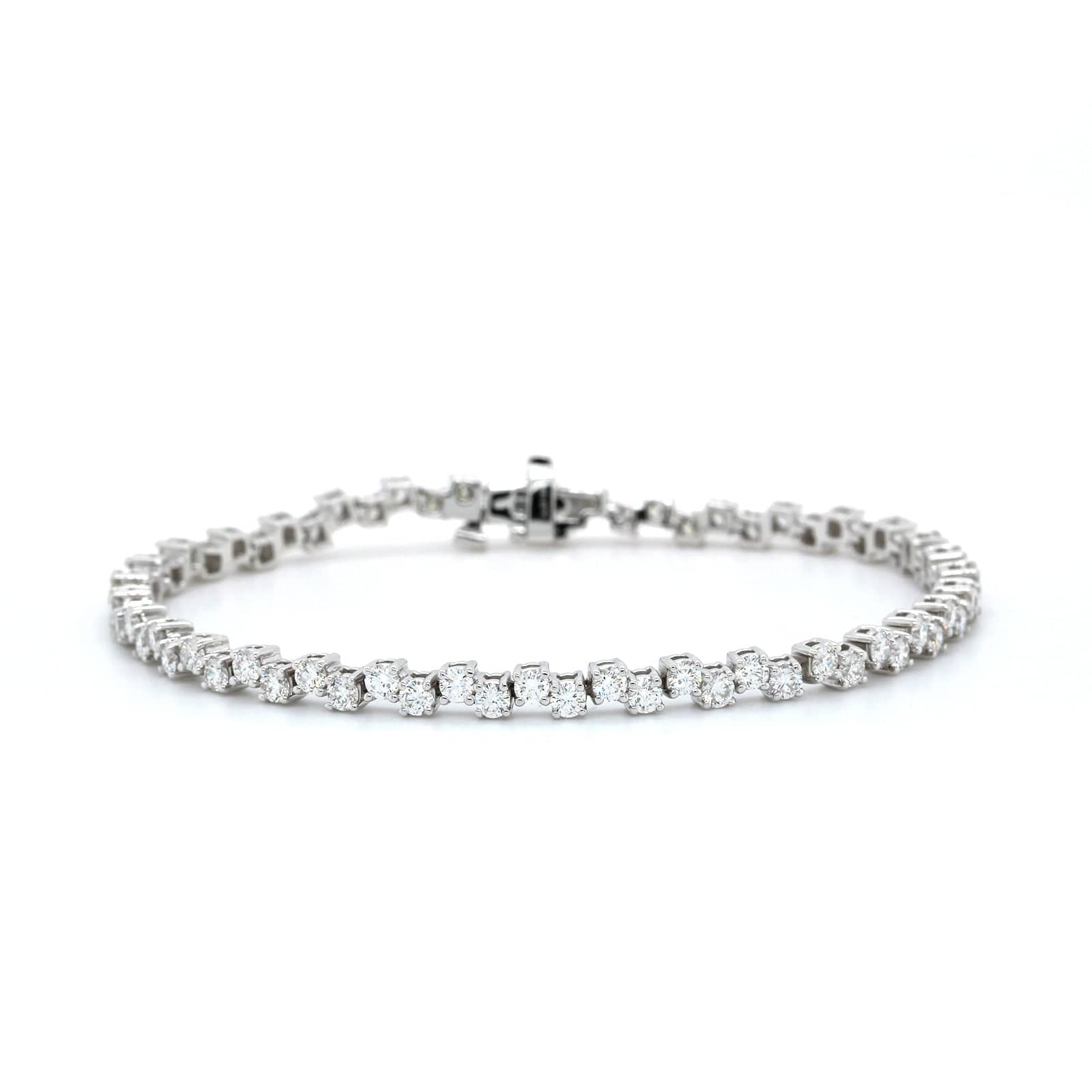 18K White Gold Zigzag Diamond Bracelet - Image 4