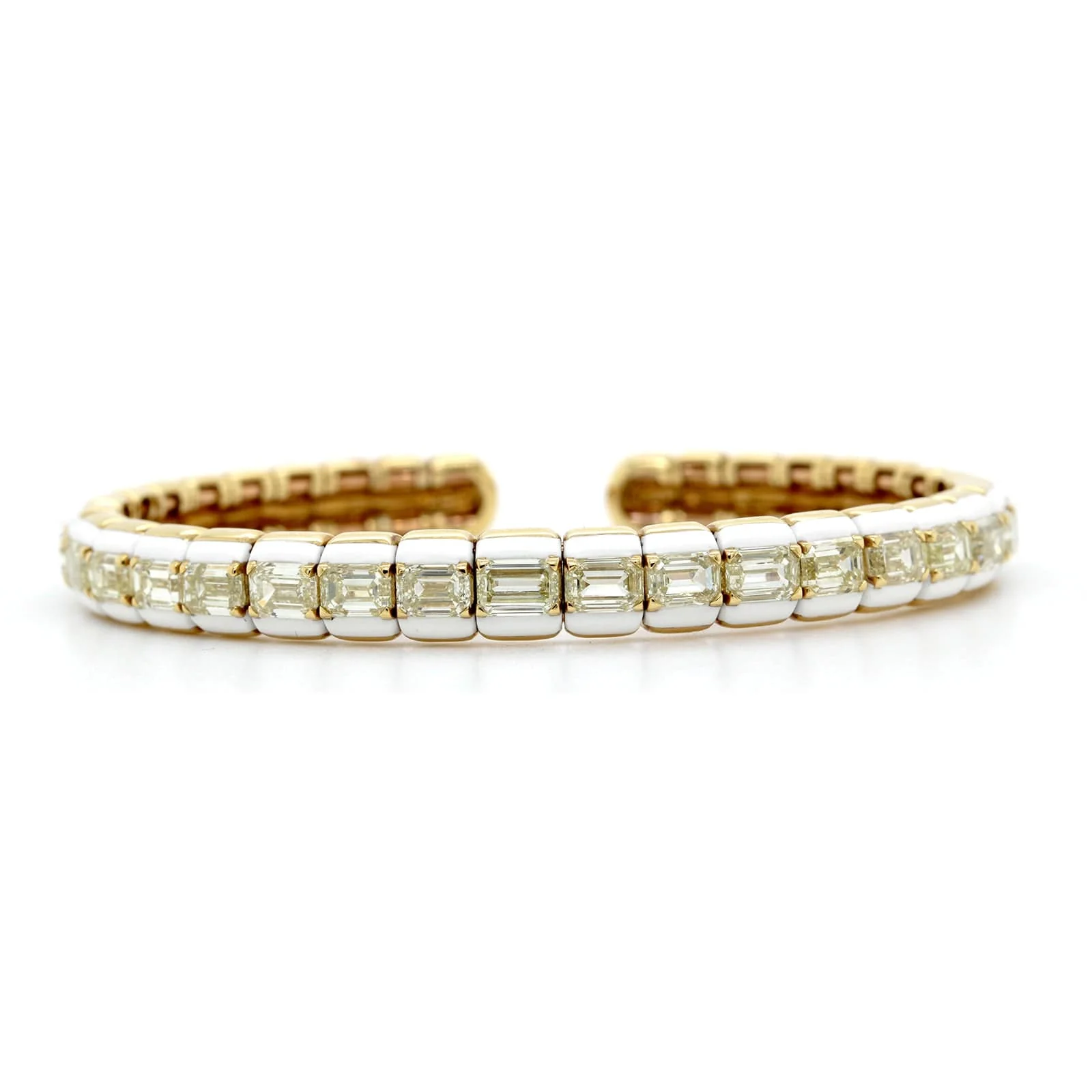 Etho Maria 18K Yellow Gold Diamond and White Ceramic Cuff Bracelet - Image 4