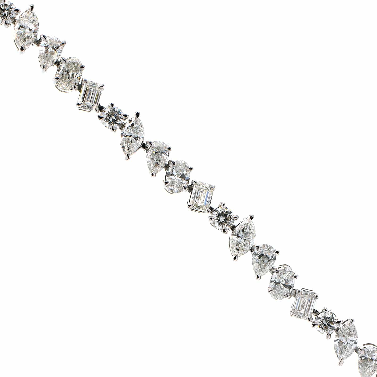 18K White Gold Multi Cut Diamond Bracelet - Image 2