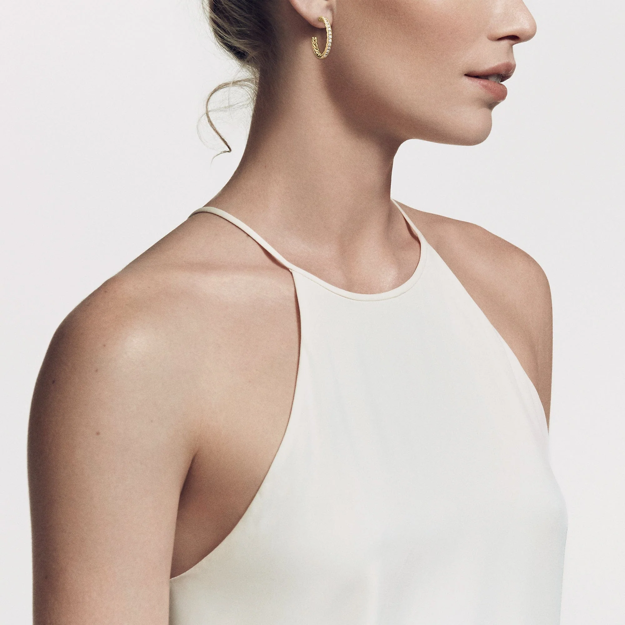 Extra-Small Hoop Earrings in 18K Yellow Gold with Pavé Diamonds - Image 2
