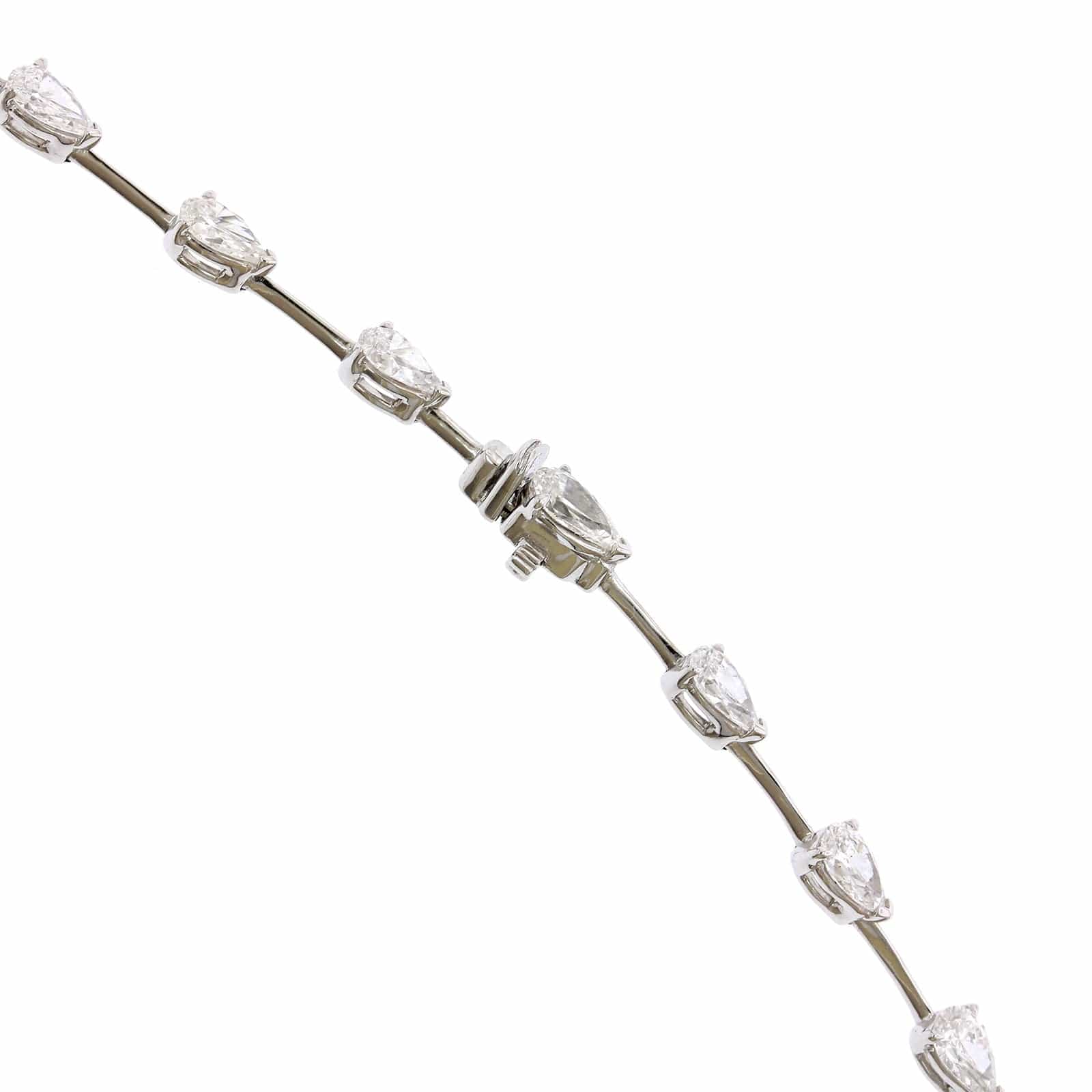 Etho Maria 18K White Gold Pear Shaped Diamond Bar Necklace - Image 3