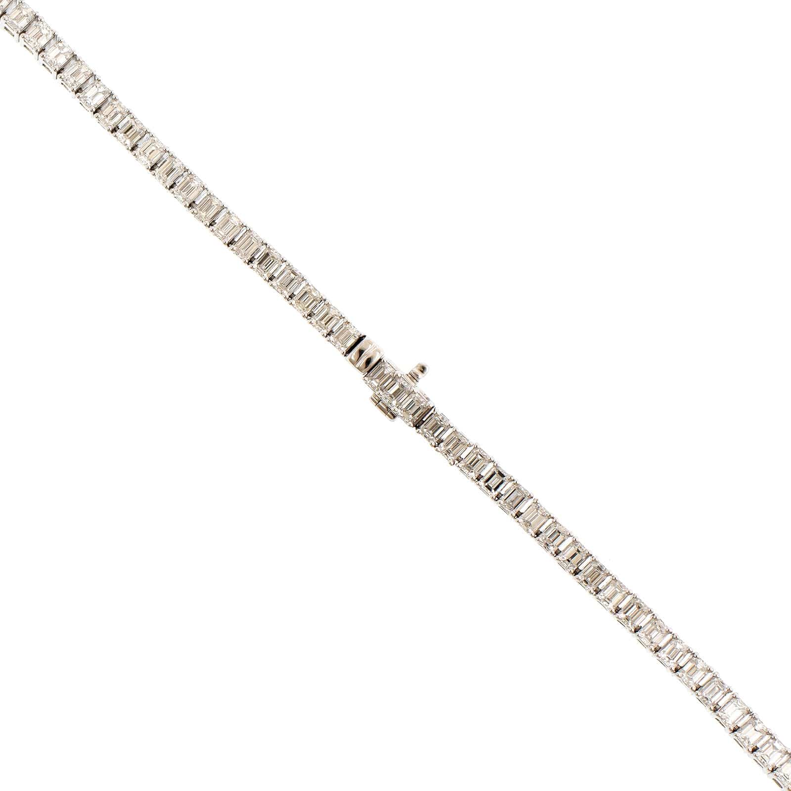 18K White Gold 4 Prong Emerald Cut Diamond Necklace - Image 2