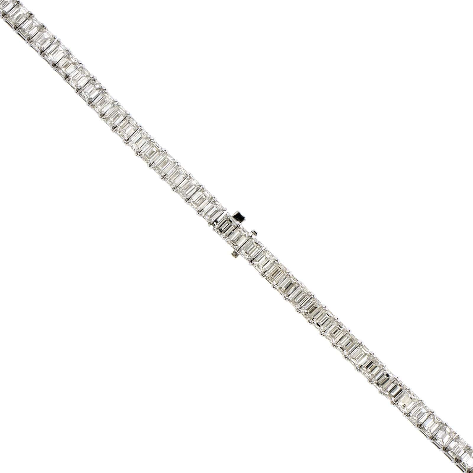 18K White Gold Diamond 4 Prong Line Necklace - Image 2
