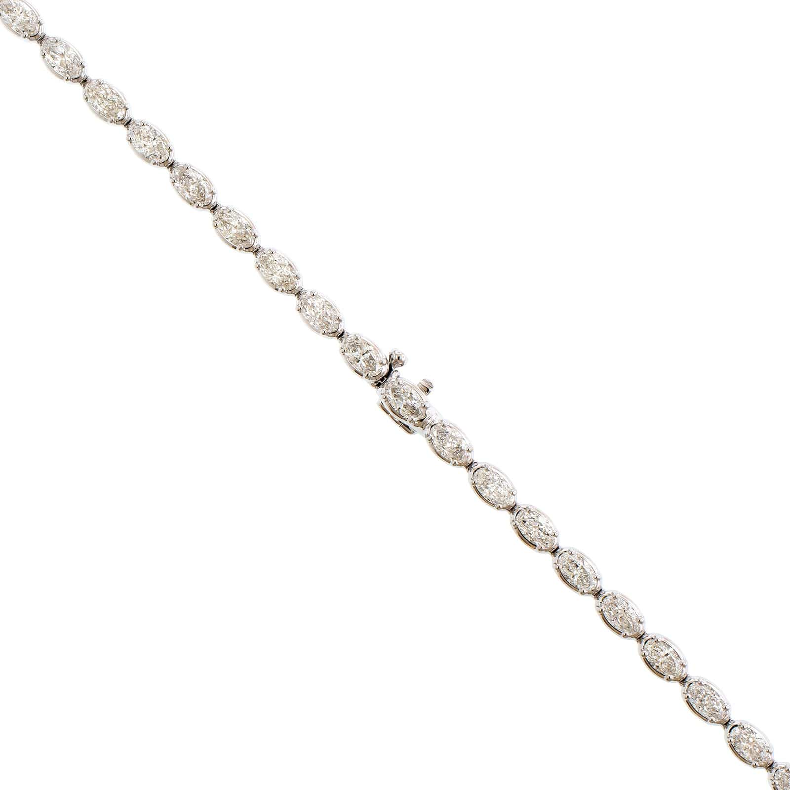18K White Gold Oval Diamond Line Necklace - Image 2