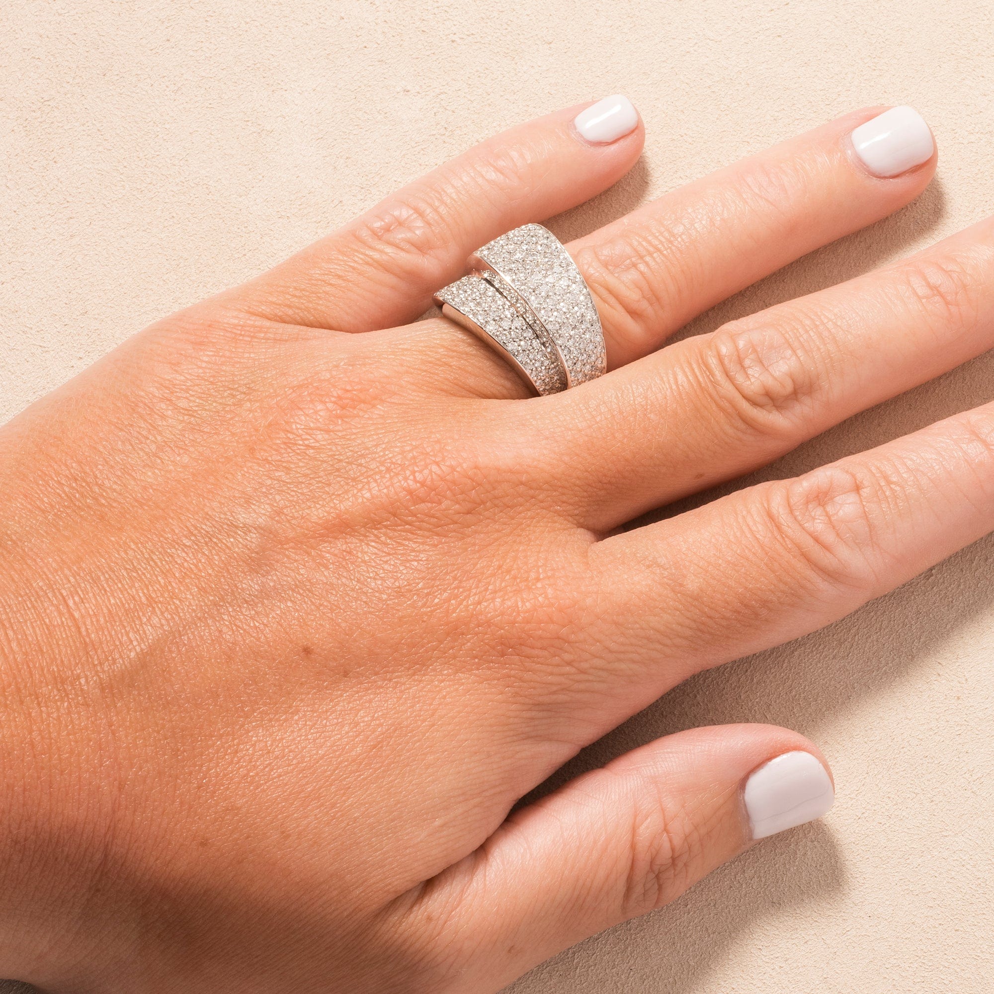 18K White Gold Pave Diamond Ring - Image 2
